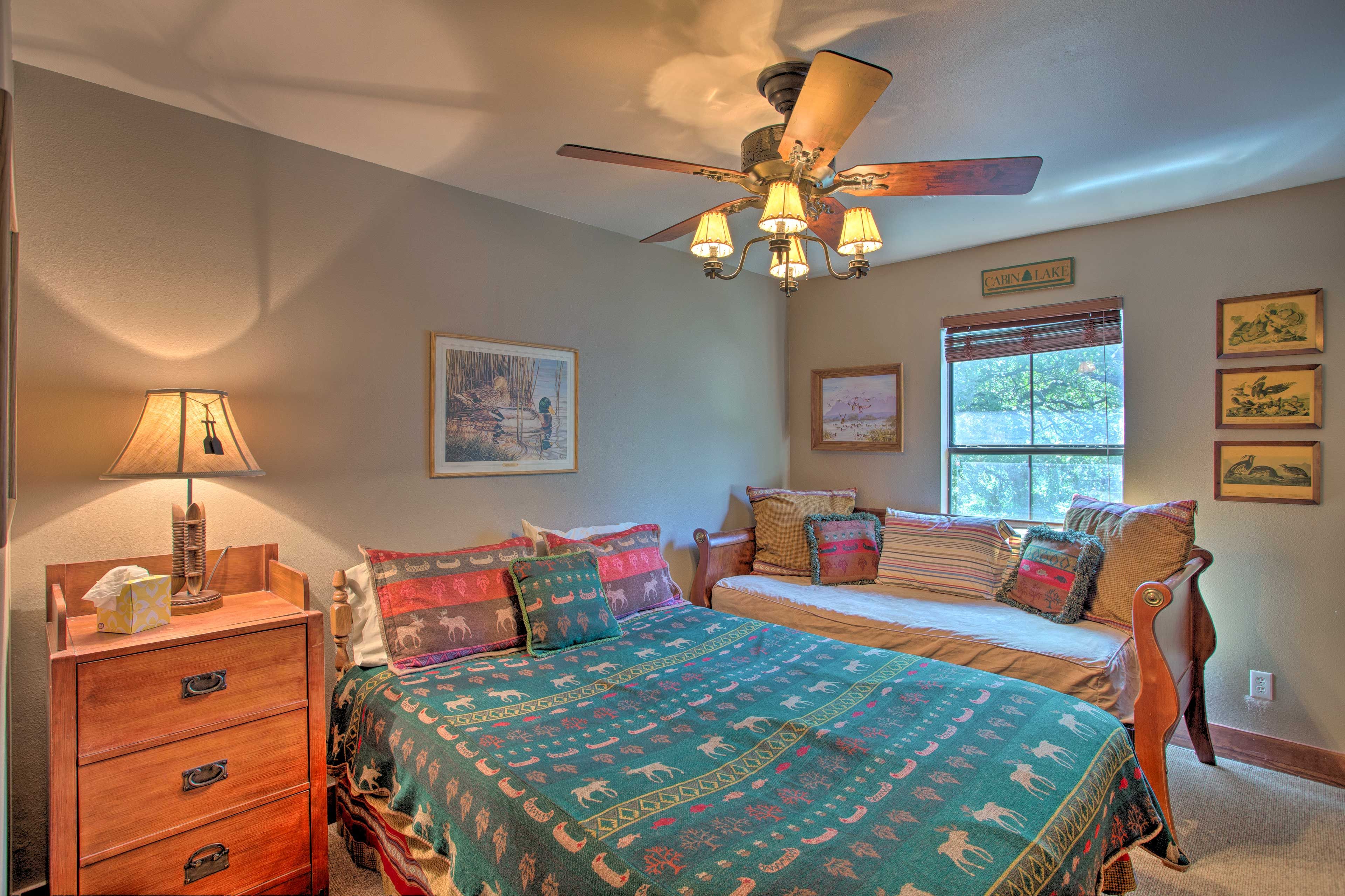 Bedroom 3 | Queen Bed | Twin Bed