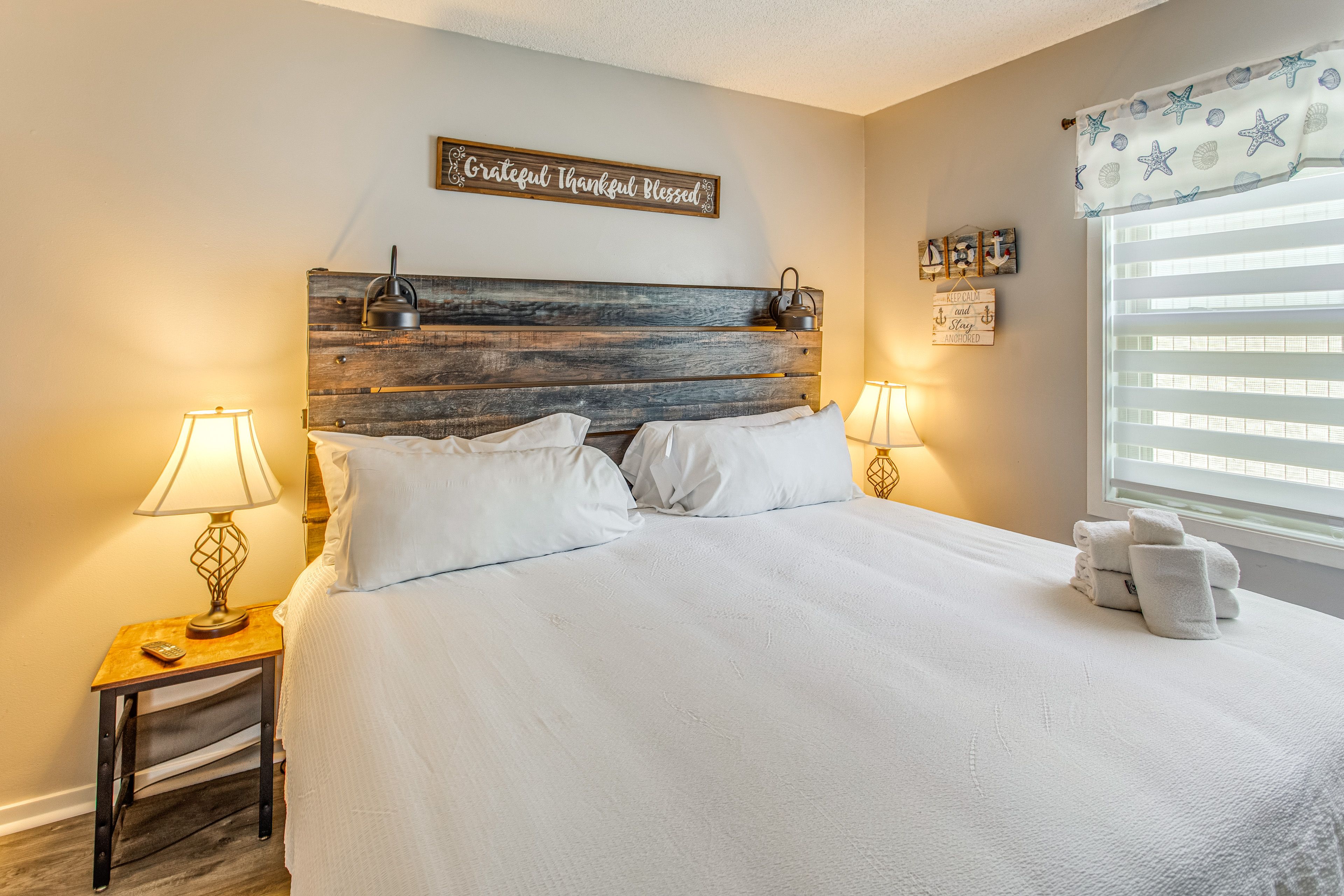 Bedroom 1 | King Bed | Smart TV | Linens Provided
