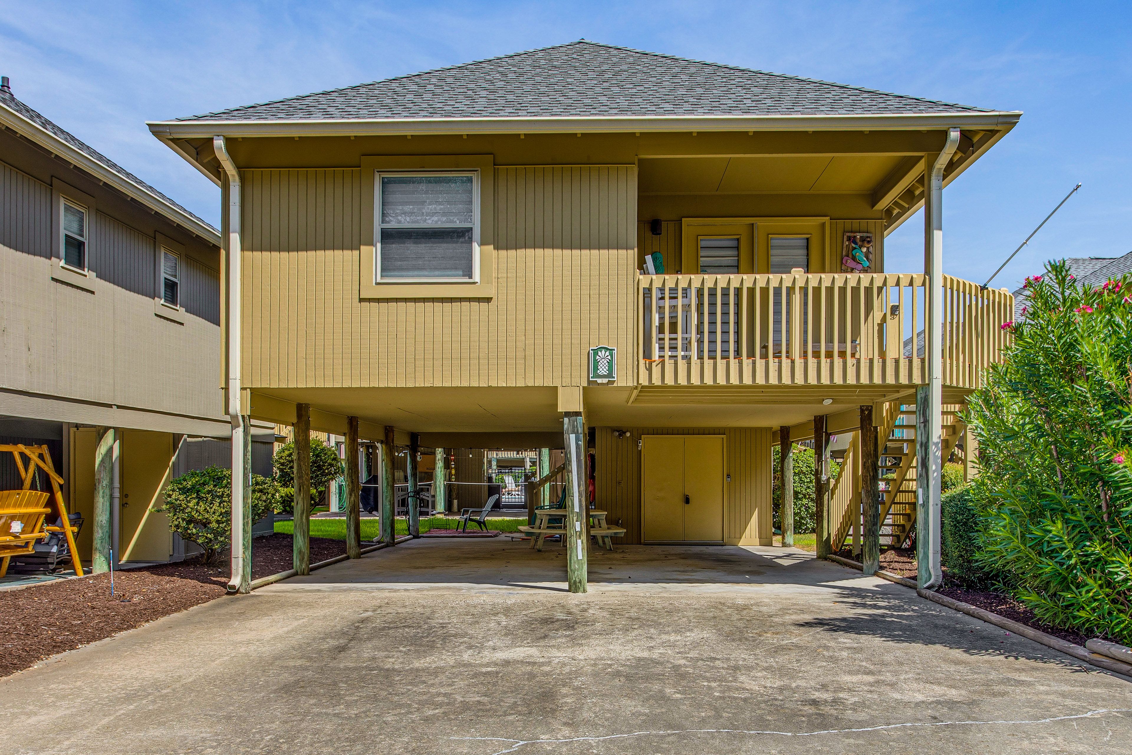 1-Story Cottage | Community Pool Access | 0.2 Mi Walk to Beaches