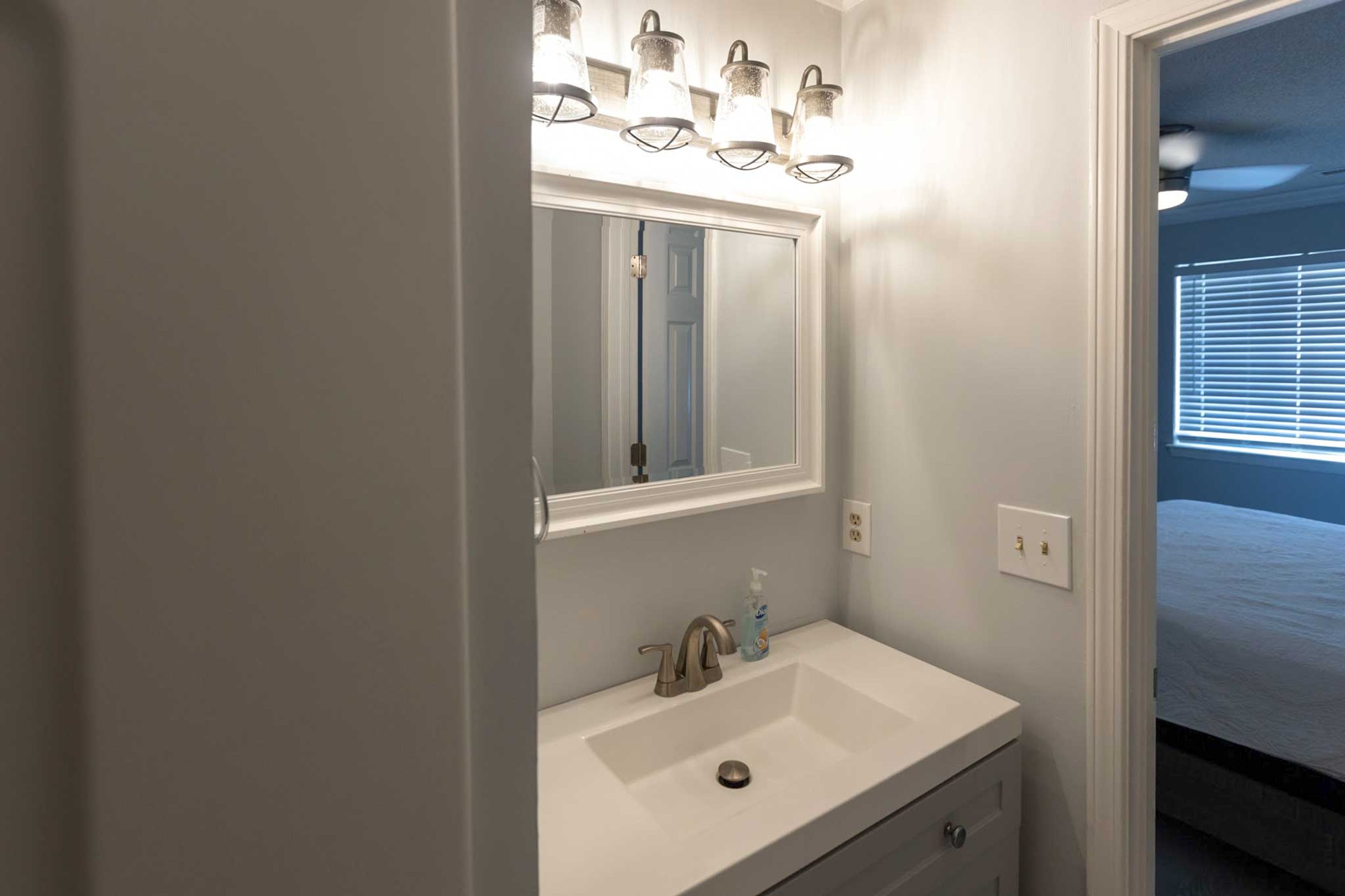 En-Suite Bathroom | Towels Provided