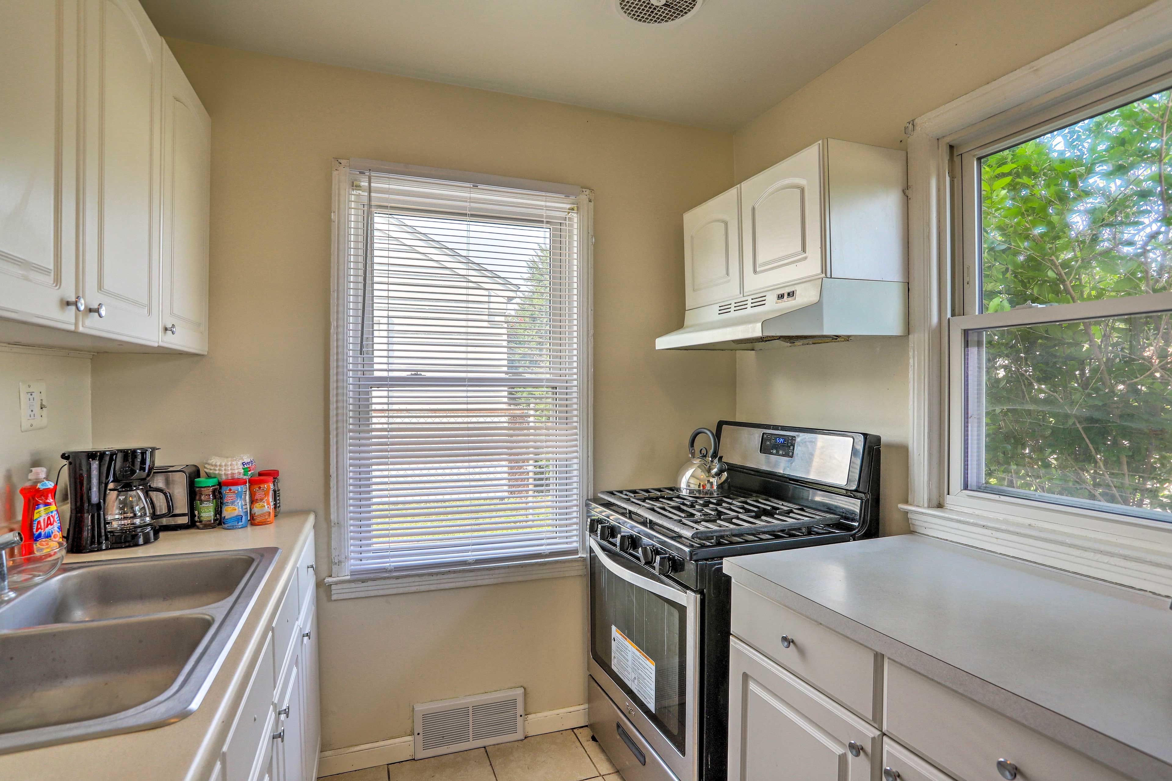 Well Equipped Kitchen | Toaster | Crock-Pot | Dishware & Flatware