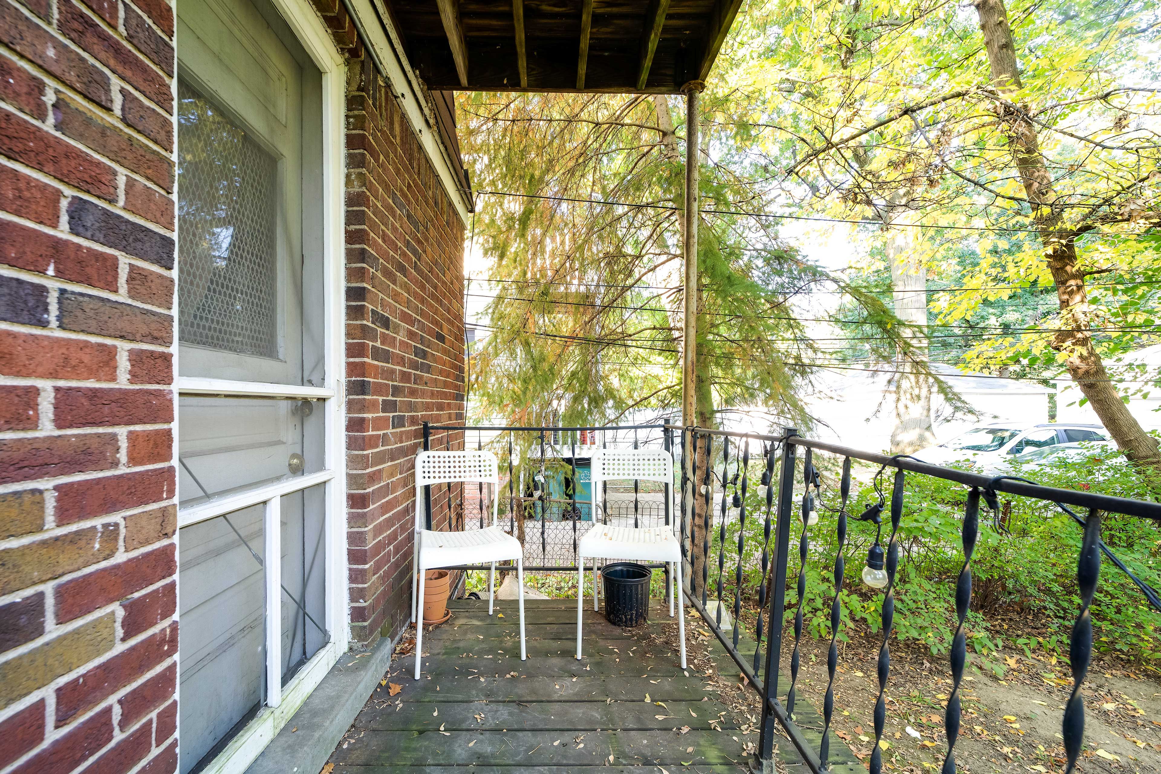 Private Porch w/ Seating