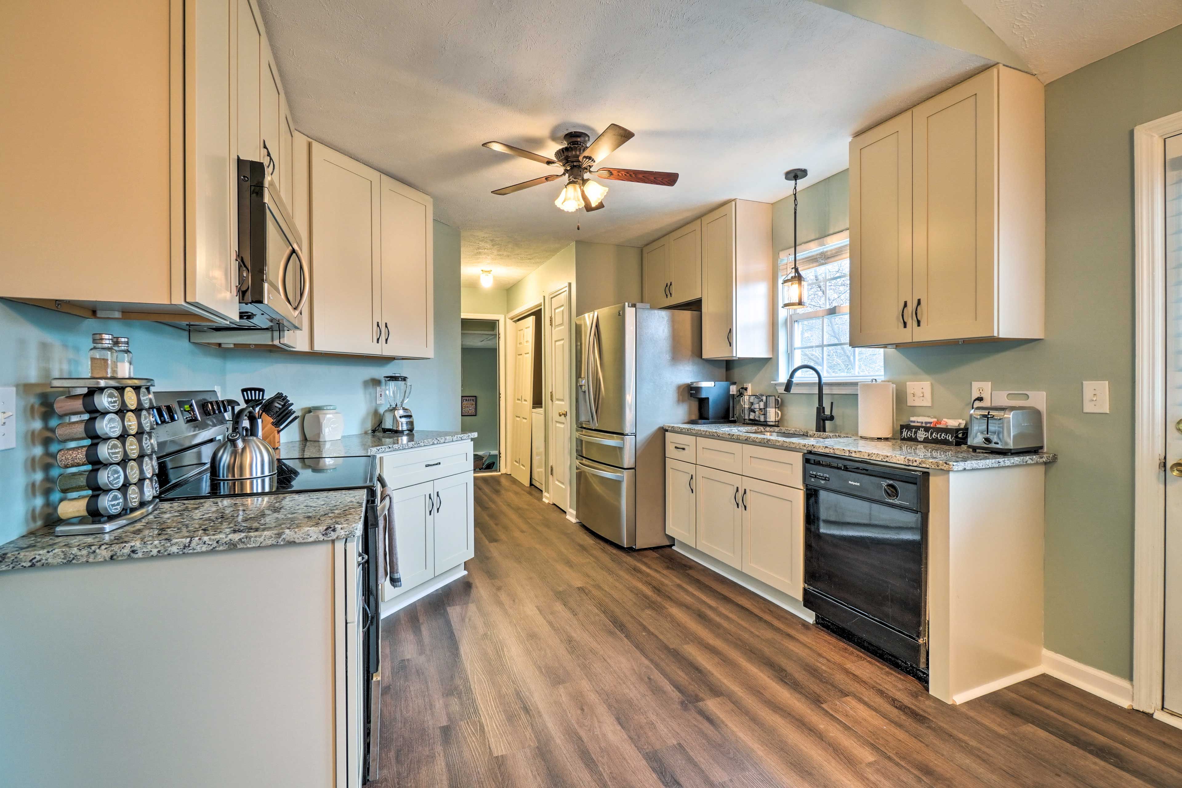 Fully Equipped Kitchen | Cooking Basics & Spices | Keurig Coffee Maker