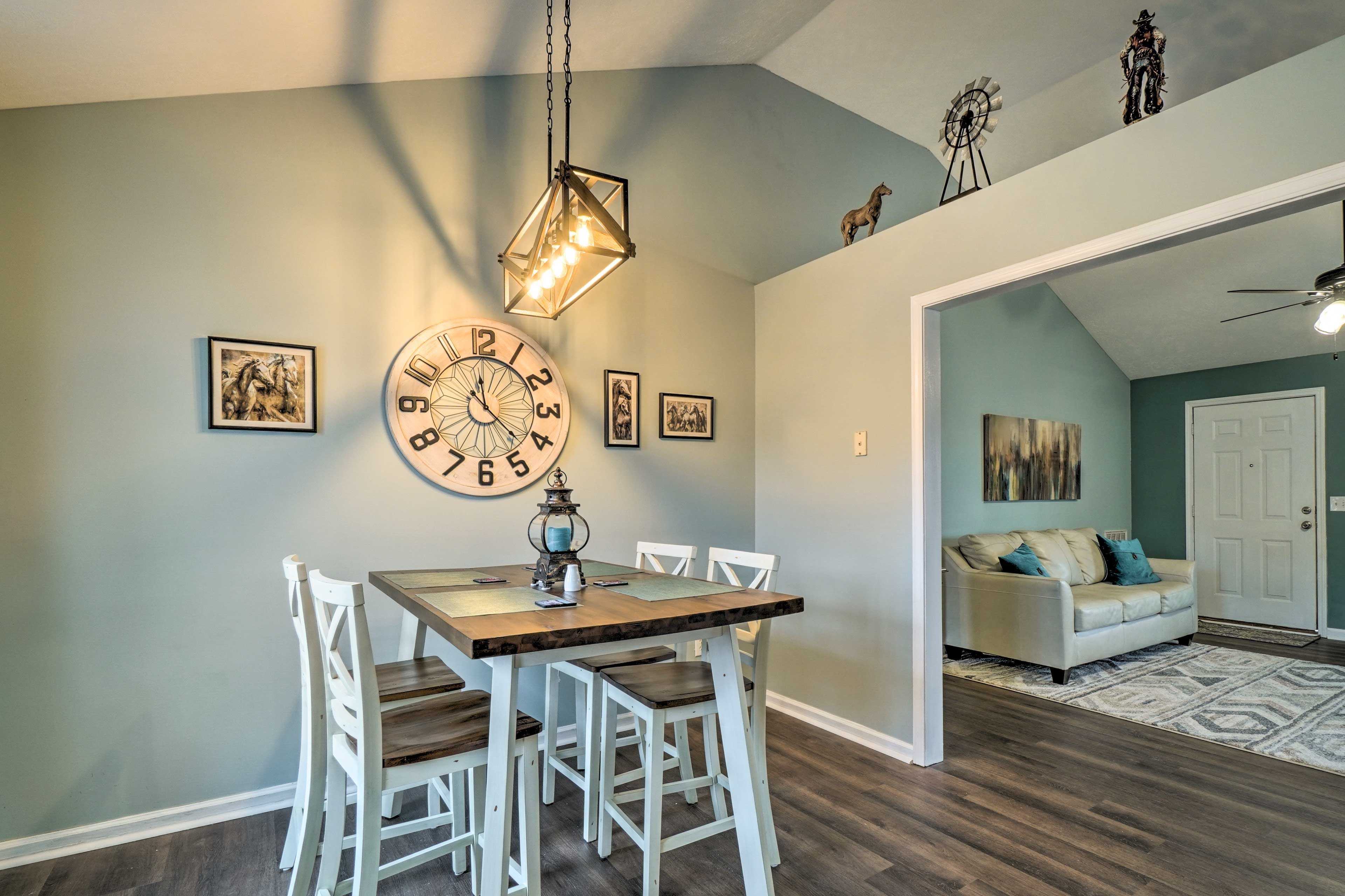 Dining Room | Dishware/Flatware Provided