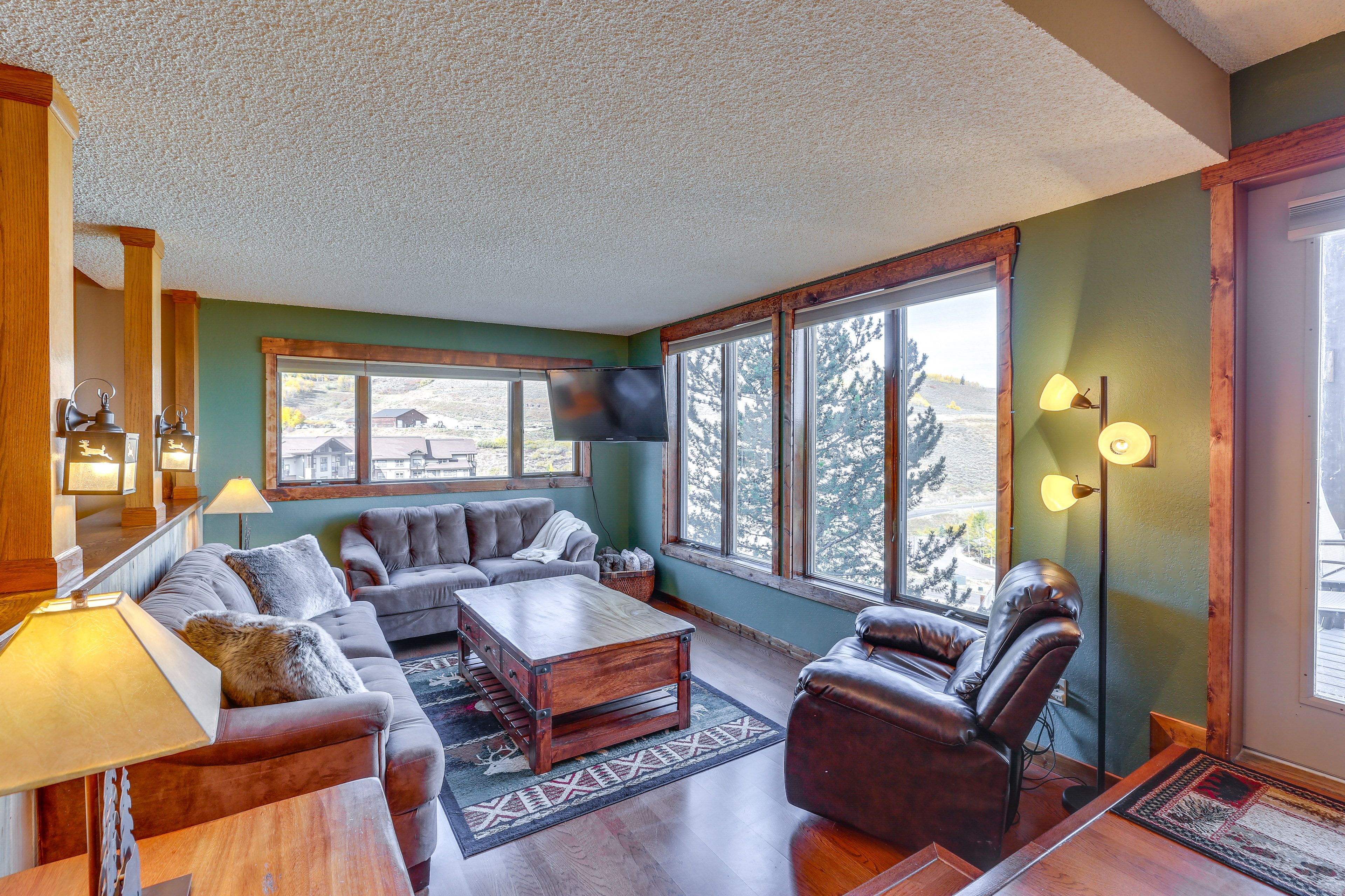 Sunken Living Room | Flat-Screen TV w/ Cable | Gas Fireplace | Balcony Access