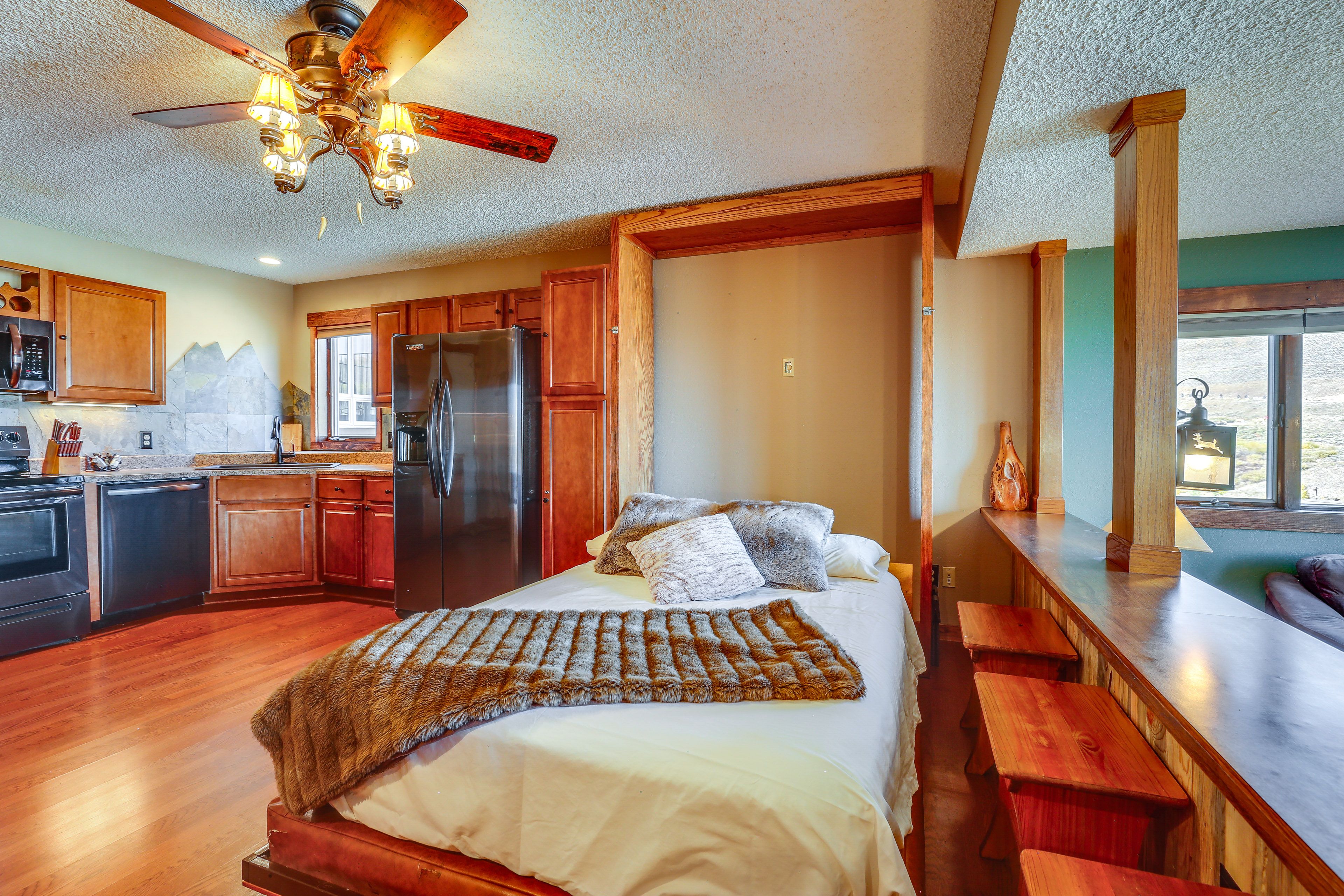 Dining Room | Full Murphy Bed