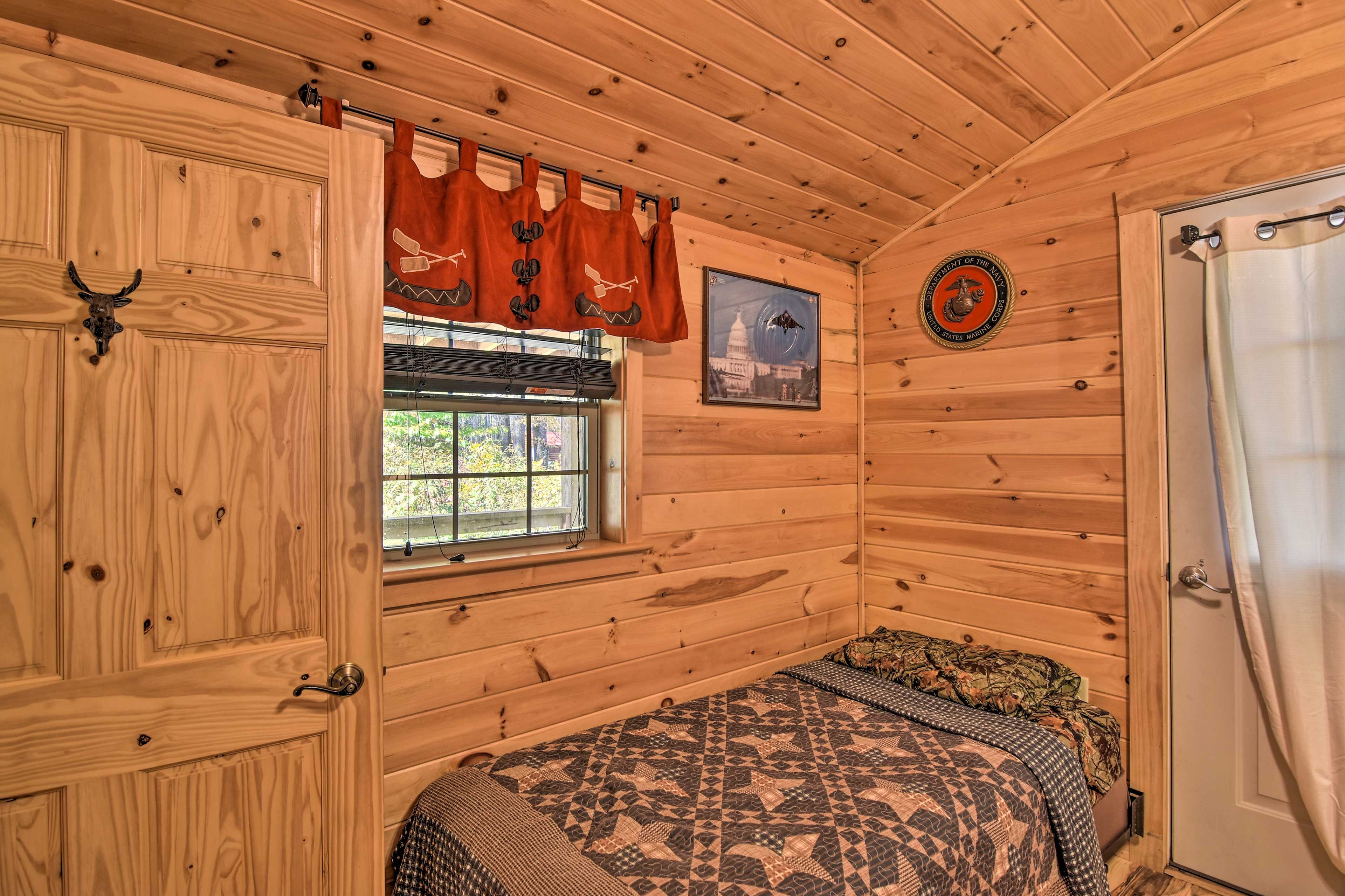 Bedroom | Linens Provided