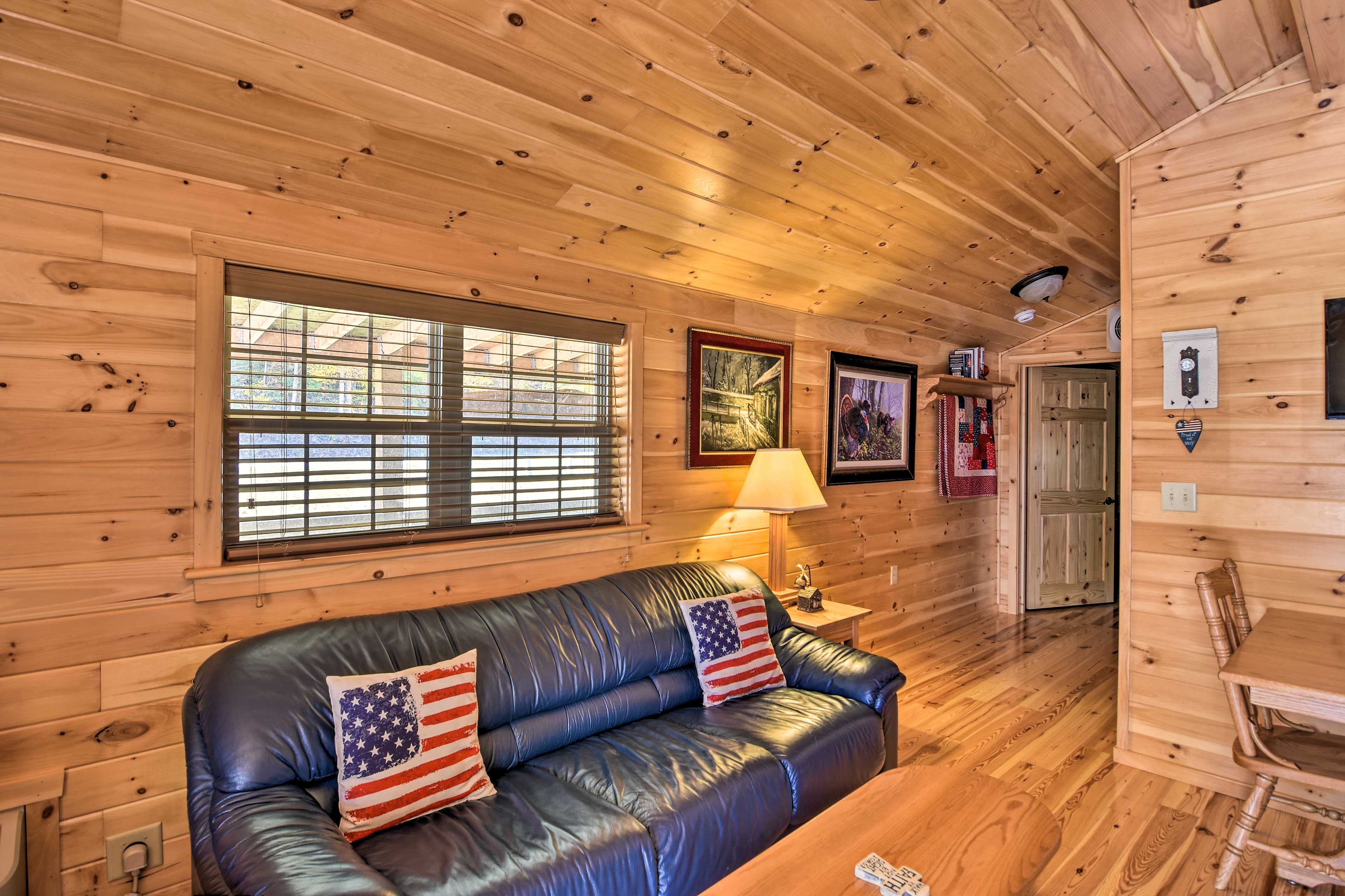 Living Room | Additional Sleeping | Sleeper Sofa