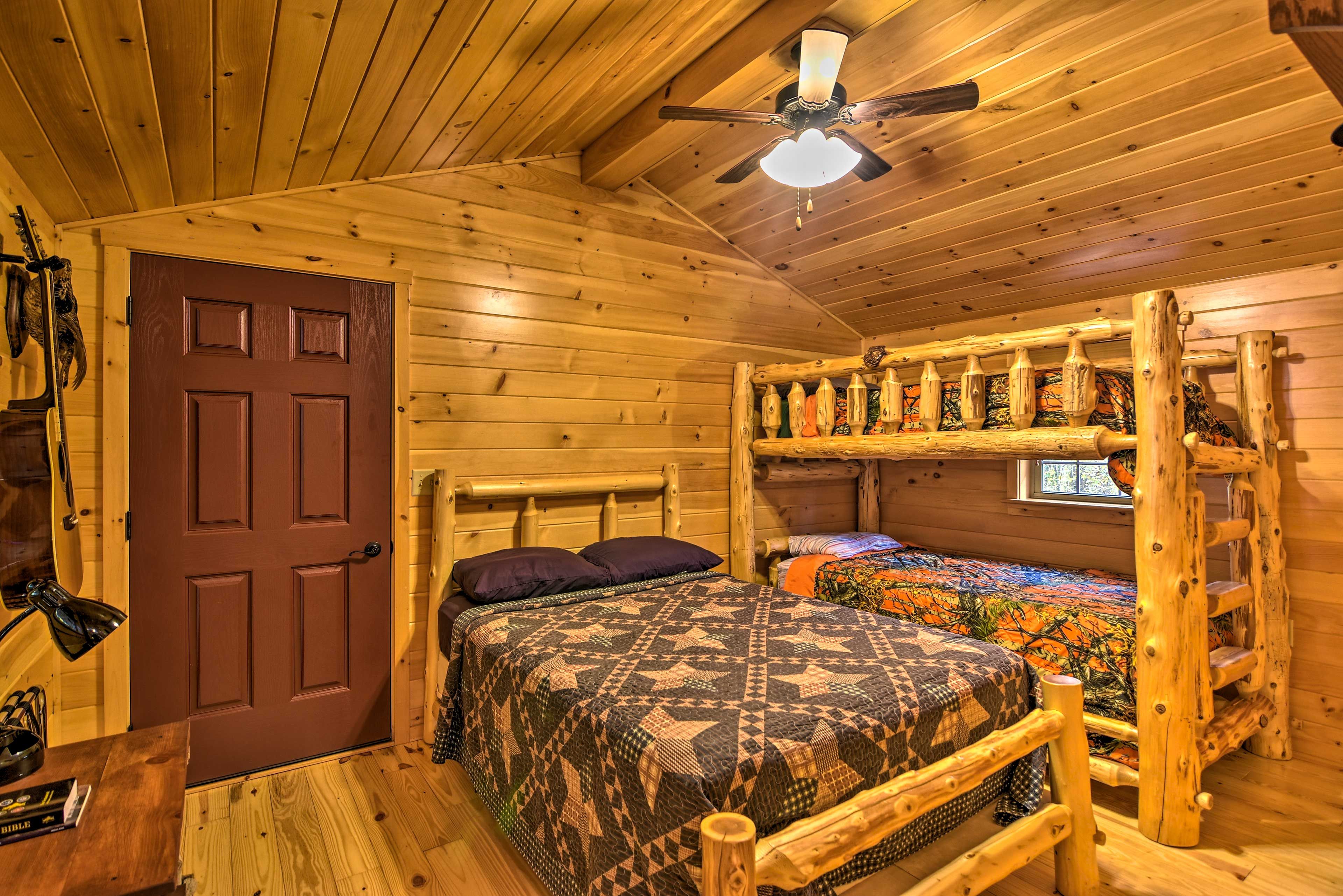 Bedroom | Full Bed, Twin Bunk Bed