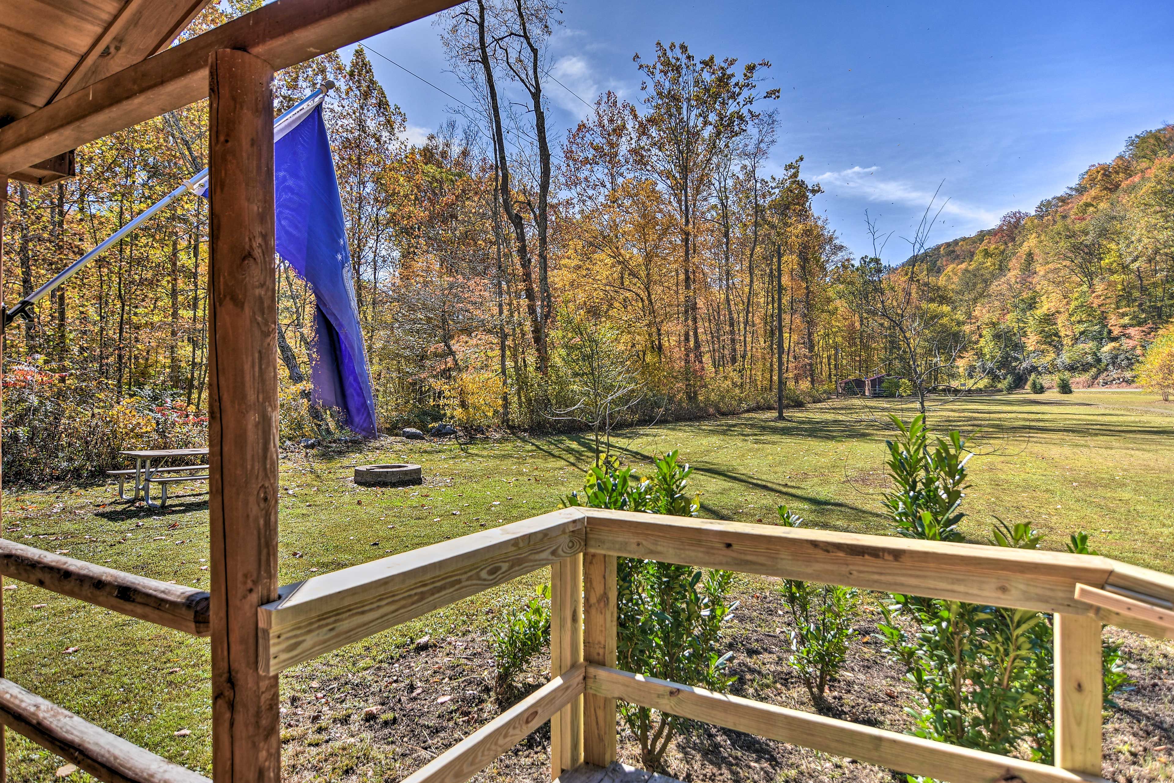 Private Yard | Fire Pit