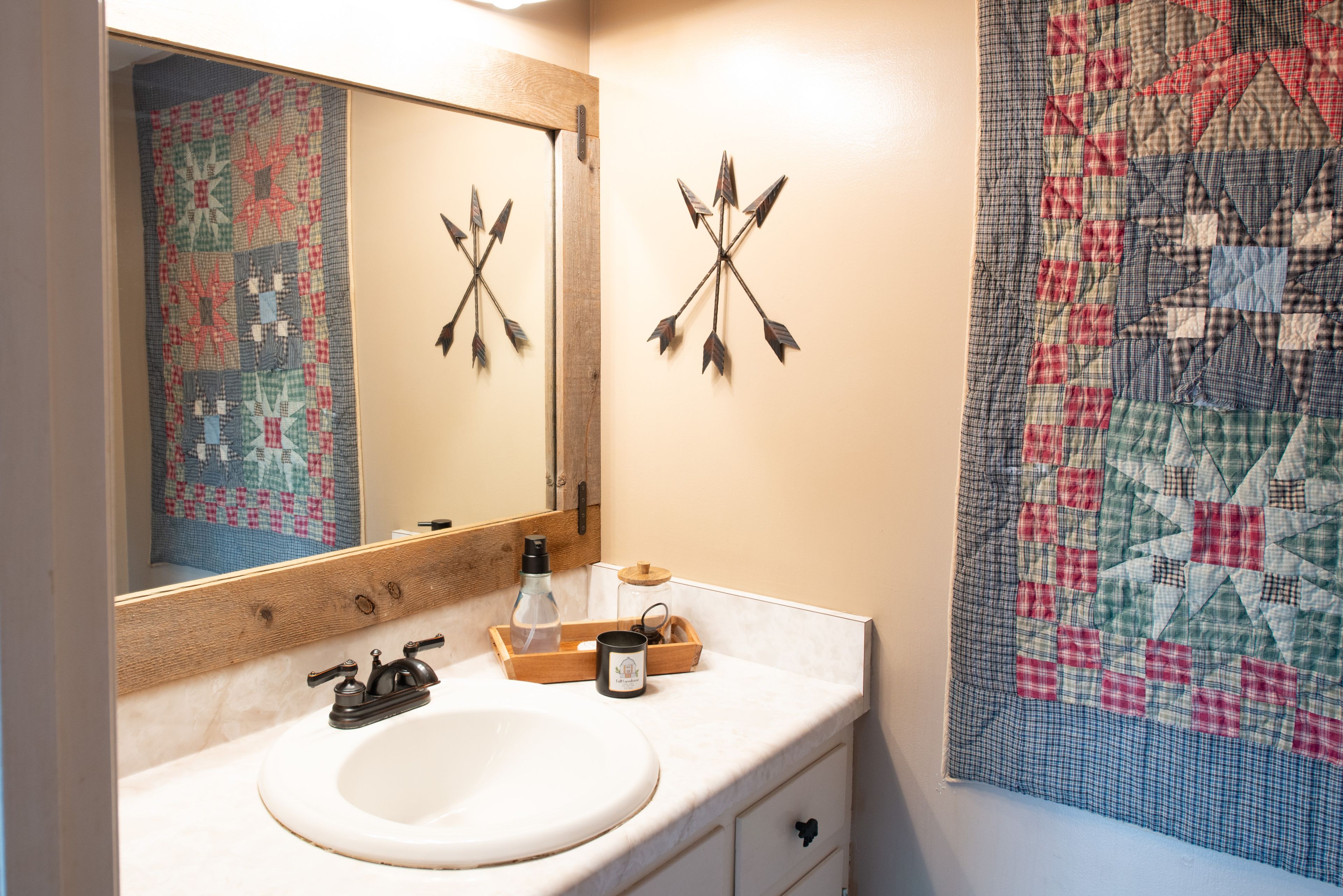 Half Bathroom | Towels Provided