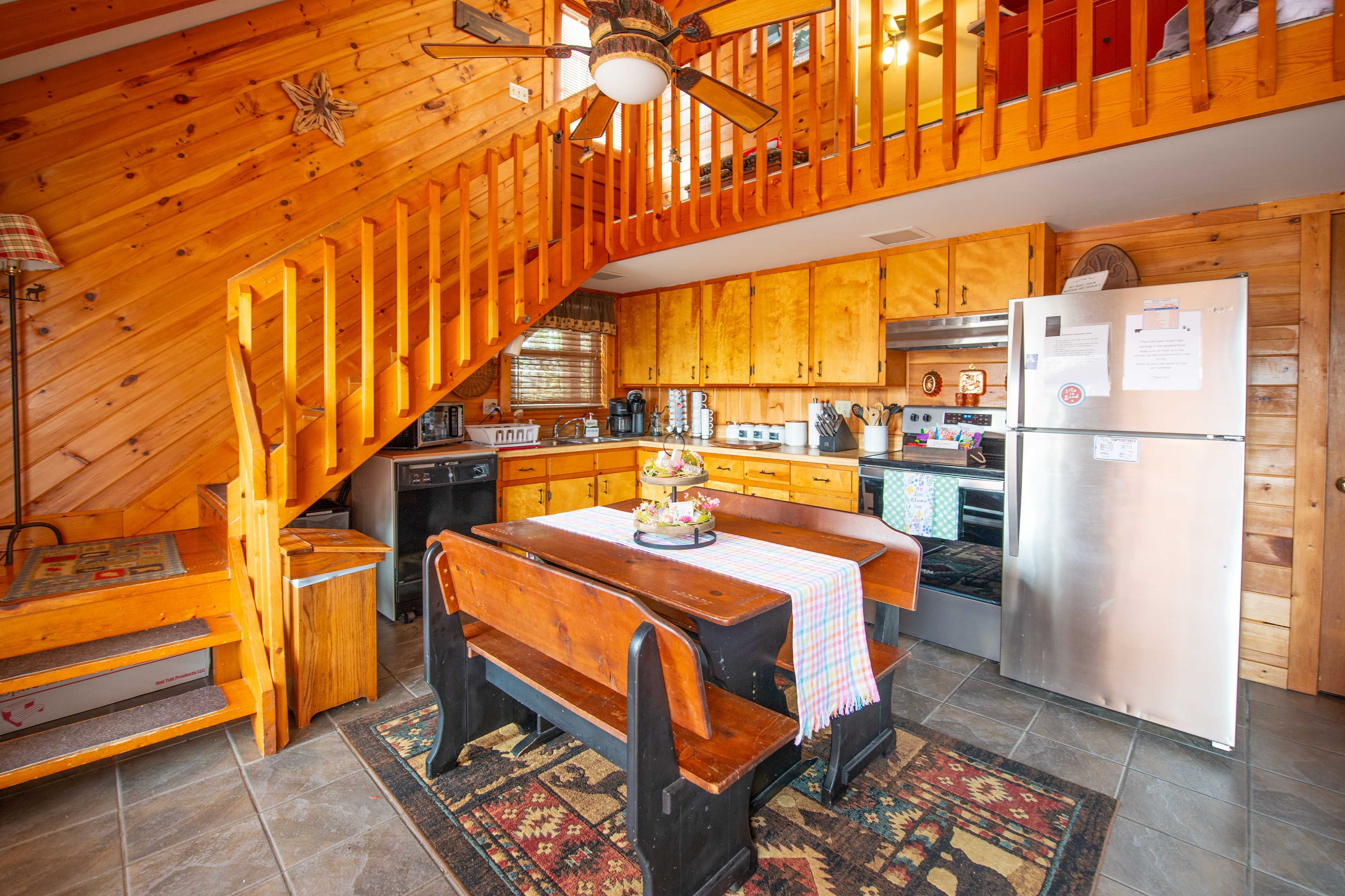 Dining Table | Dishware & Flatware Provided