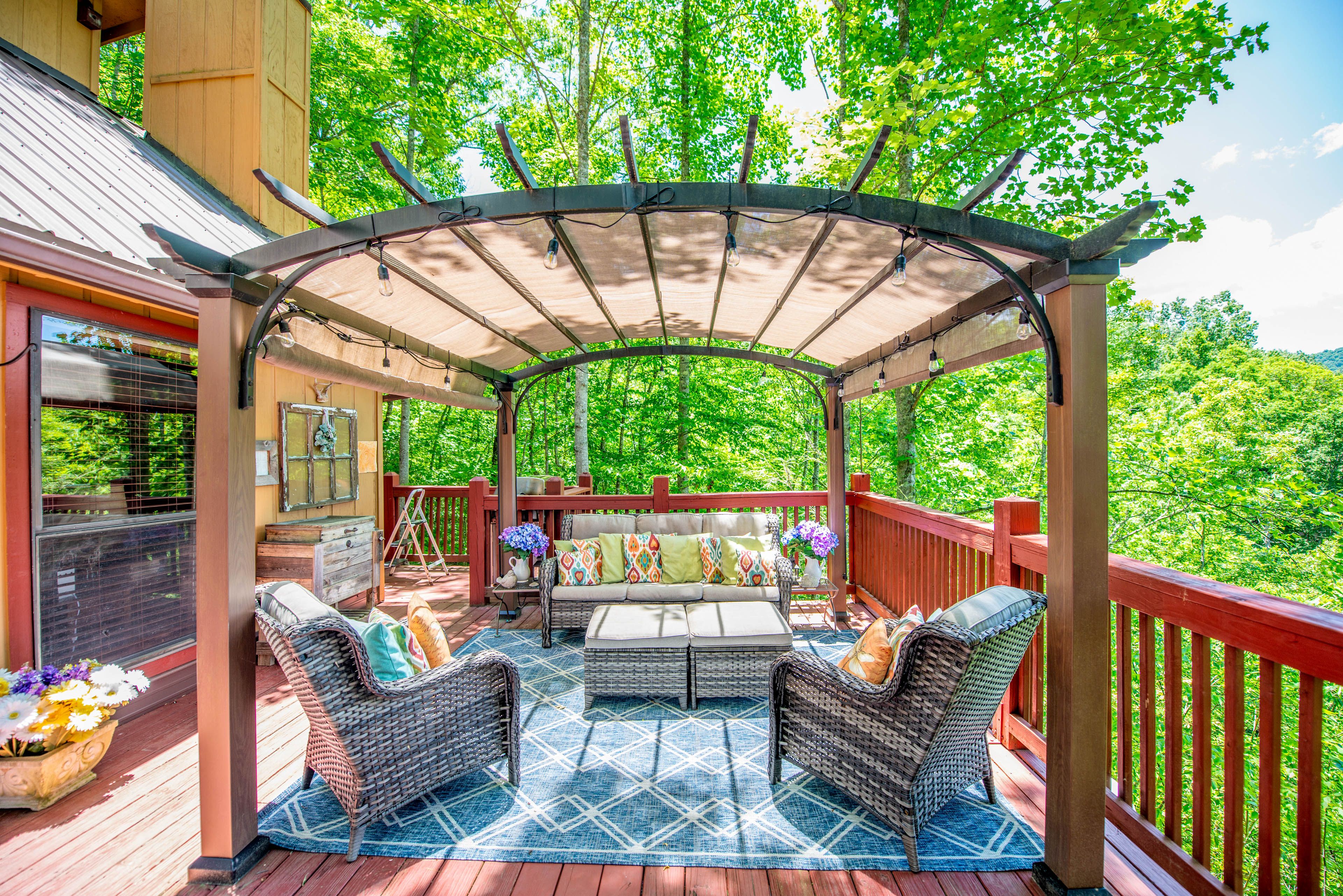 Private Deck | Wood-Burning Outdoor Fireplace | Nantahala National Forest