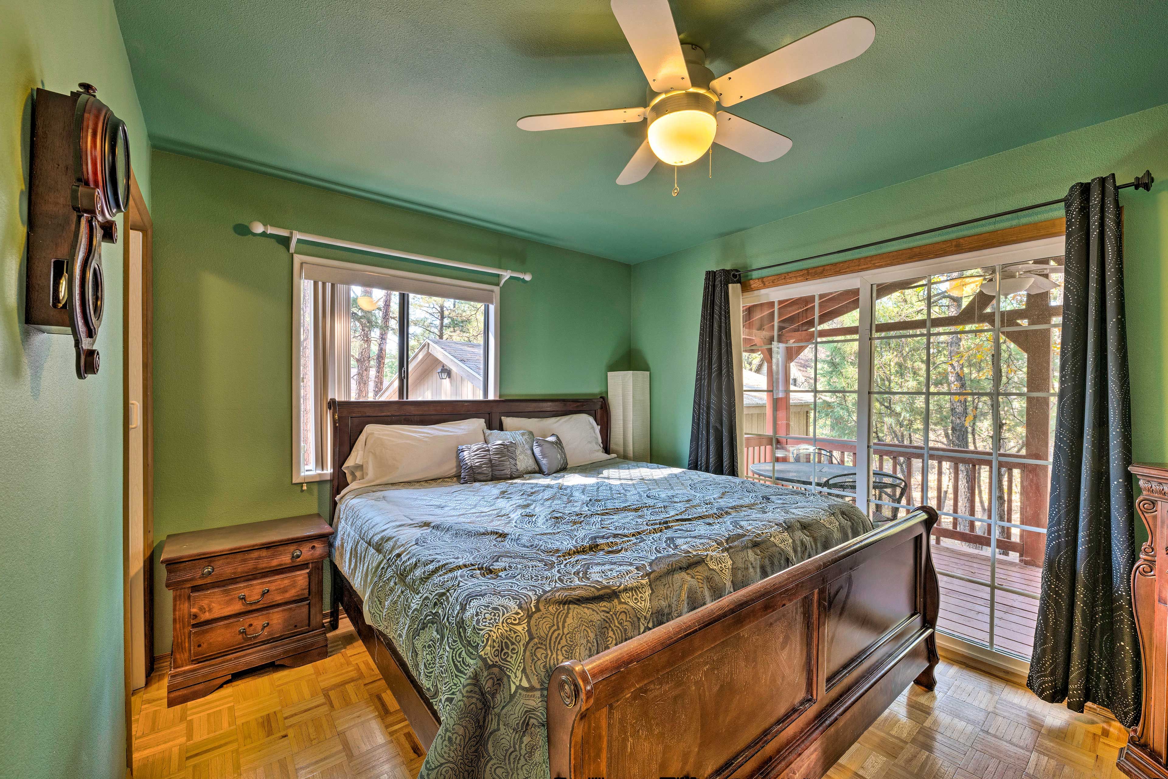 Bedroom 1 | King Bed | Smart TV | En-Suite Bath