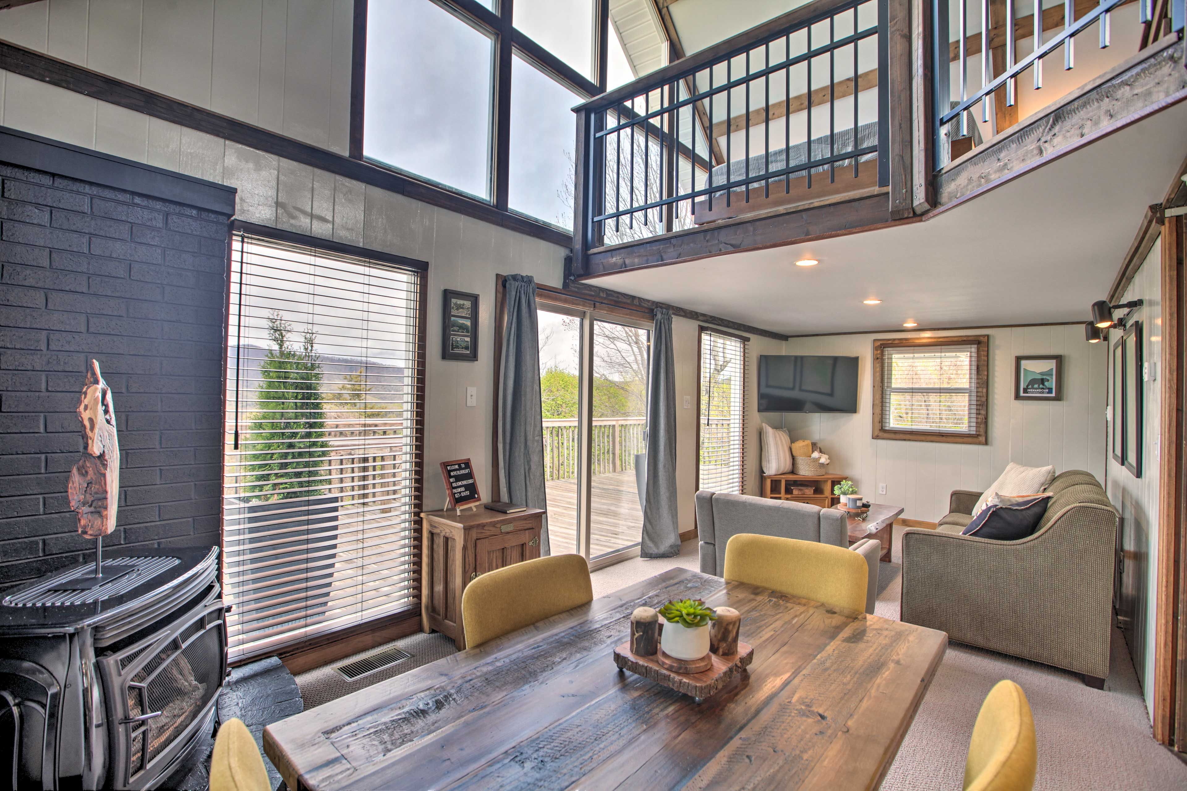 Dining Area | Air Conditioning