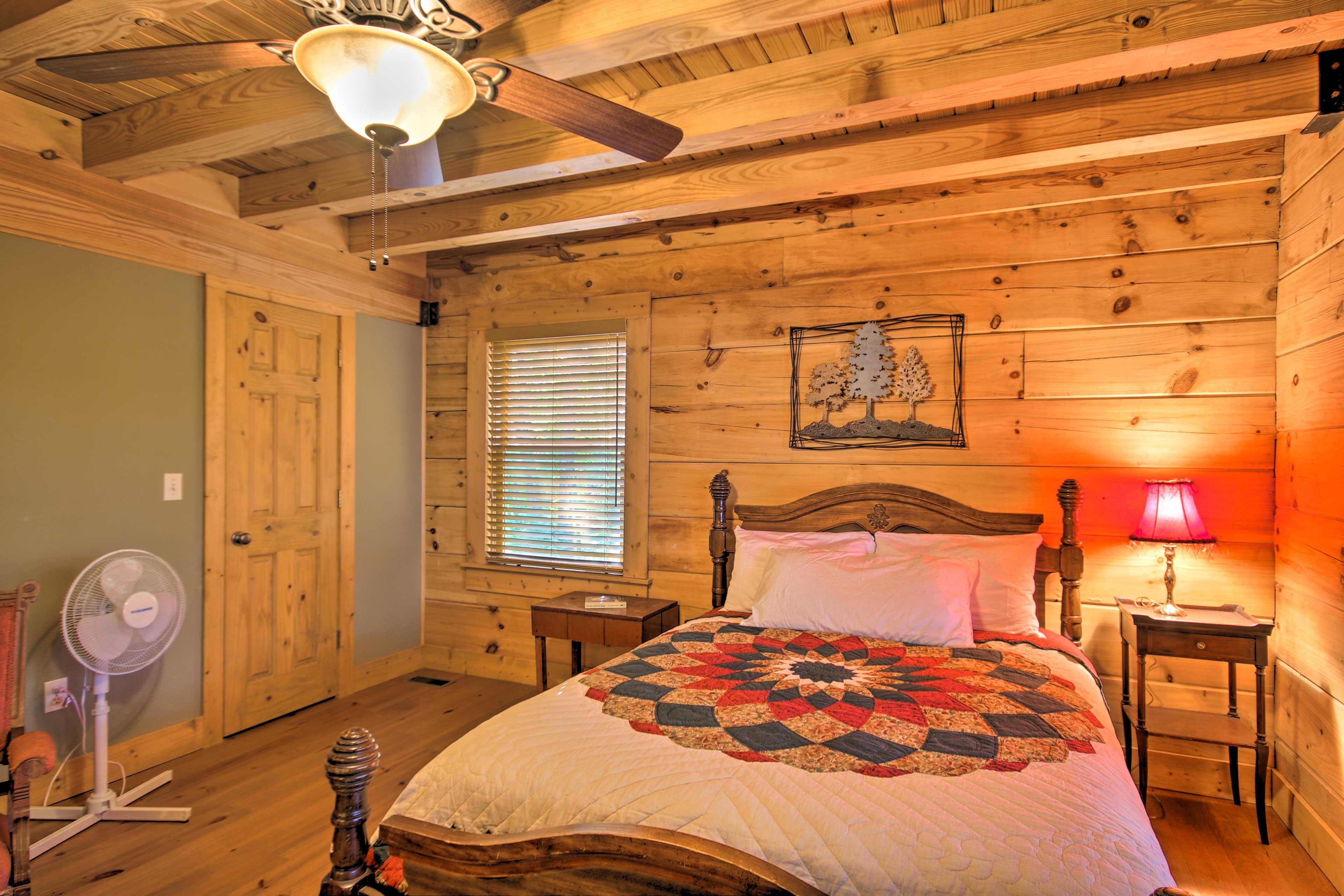Bedroom 1 | King Bed | Linens Provided