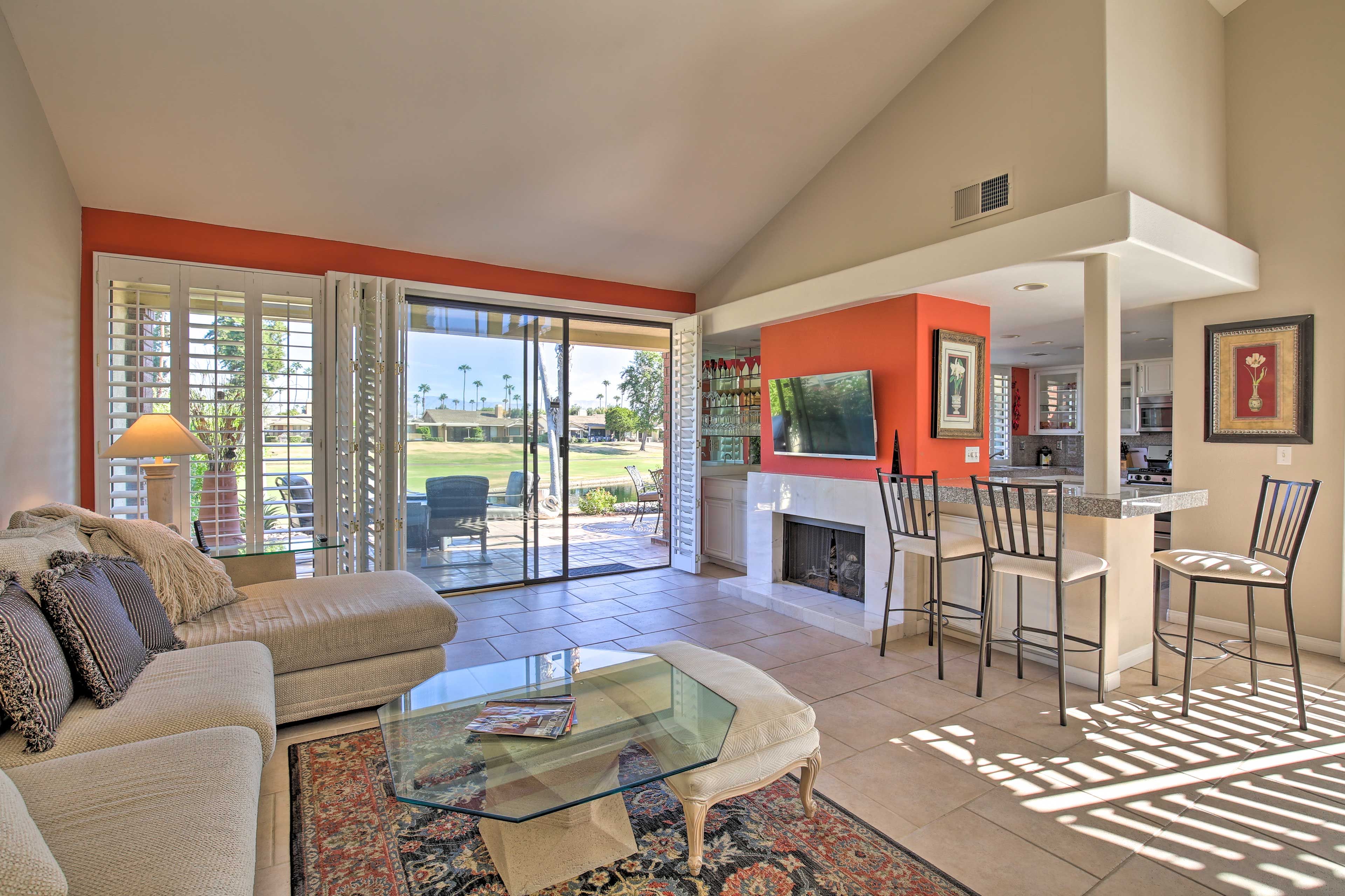 Living Room | A/C | Heating | Free WiFi