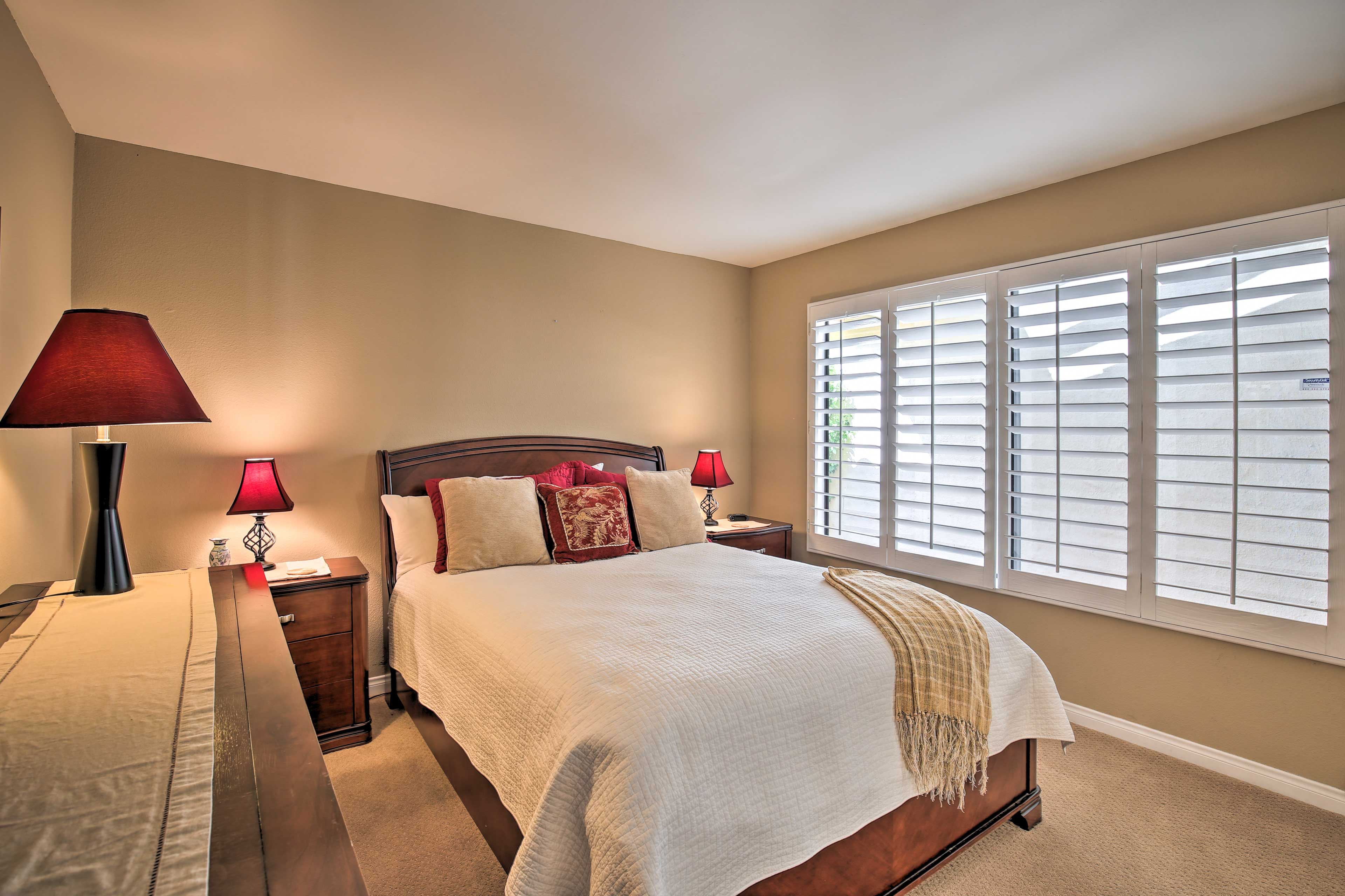 Bedroom 2 | Queen Bed