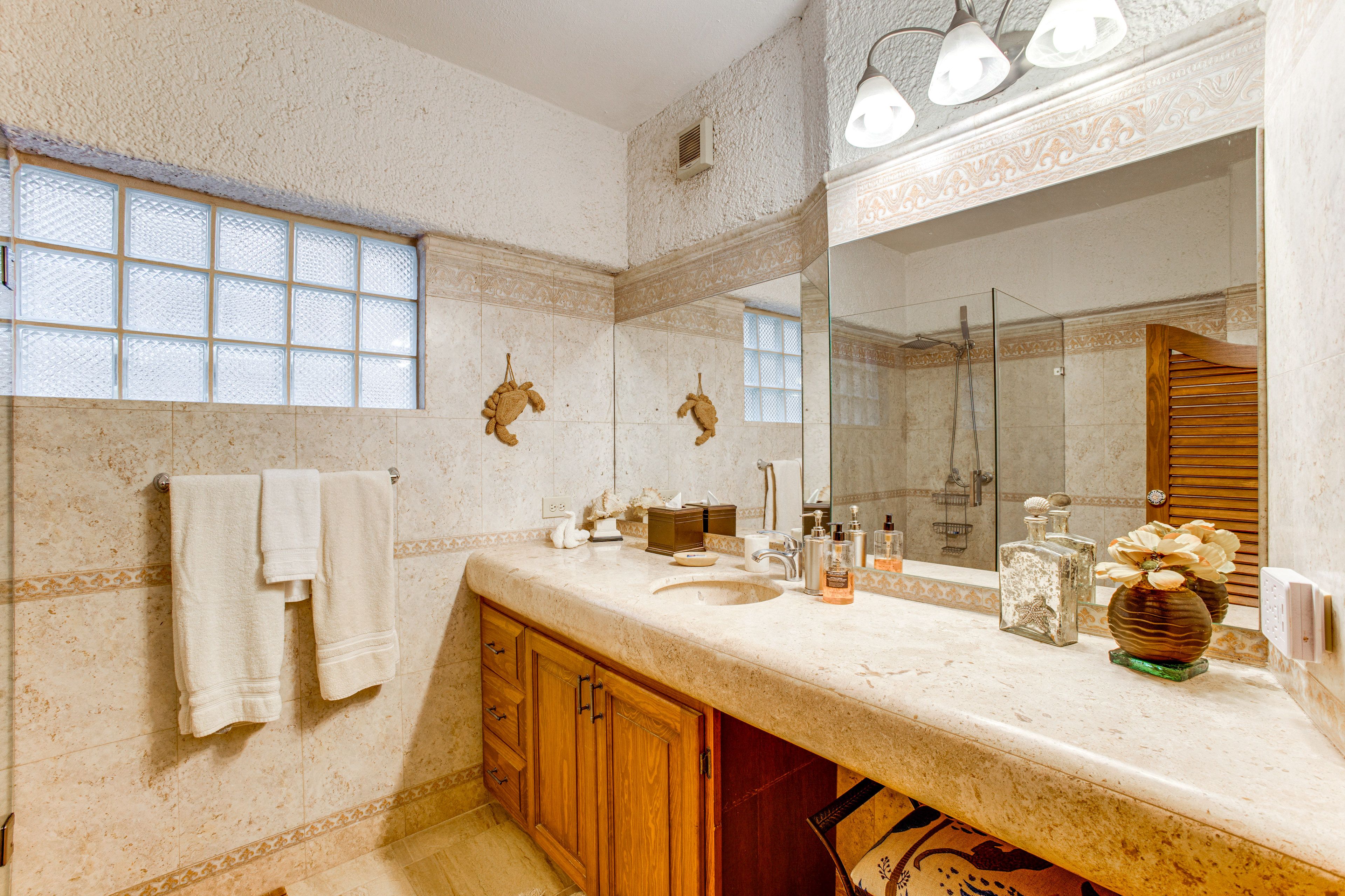 En-Suite Bathroom | Towels Provided