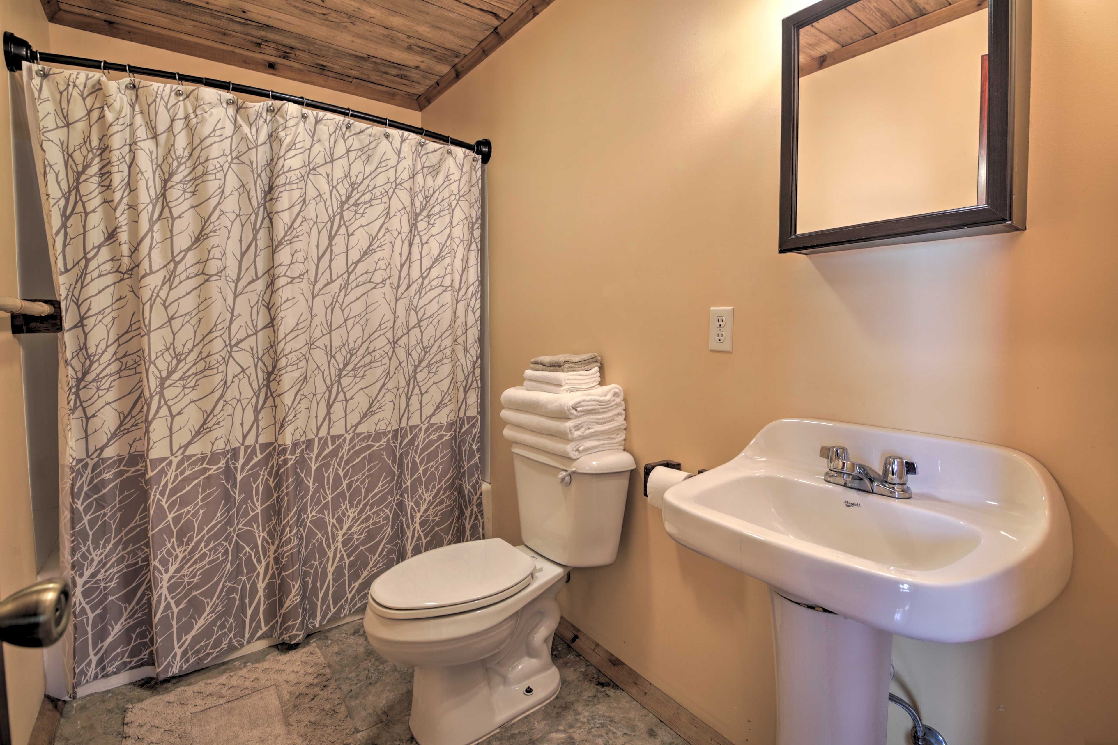 Bathroom | Towels Provided | Complimentary Toiletries