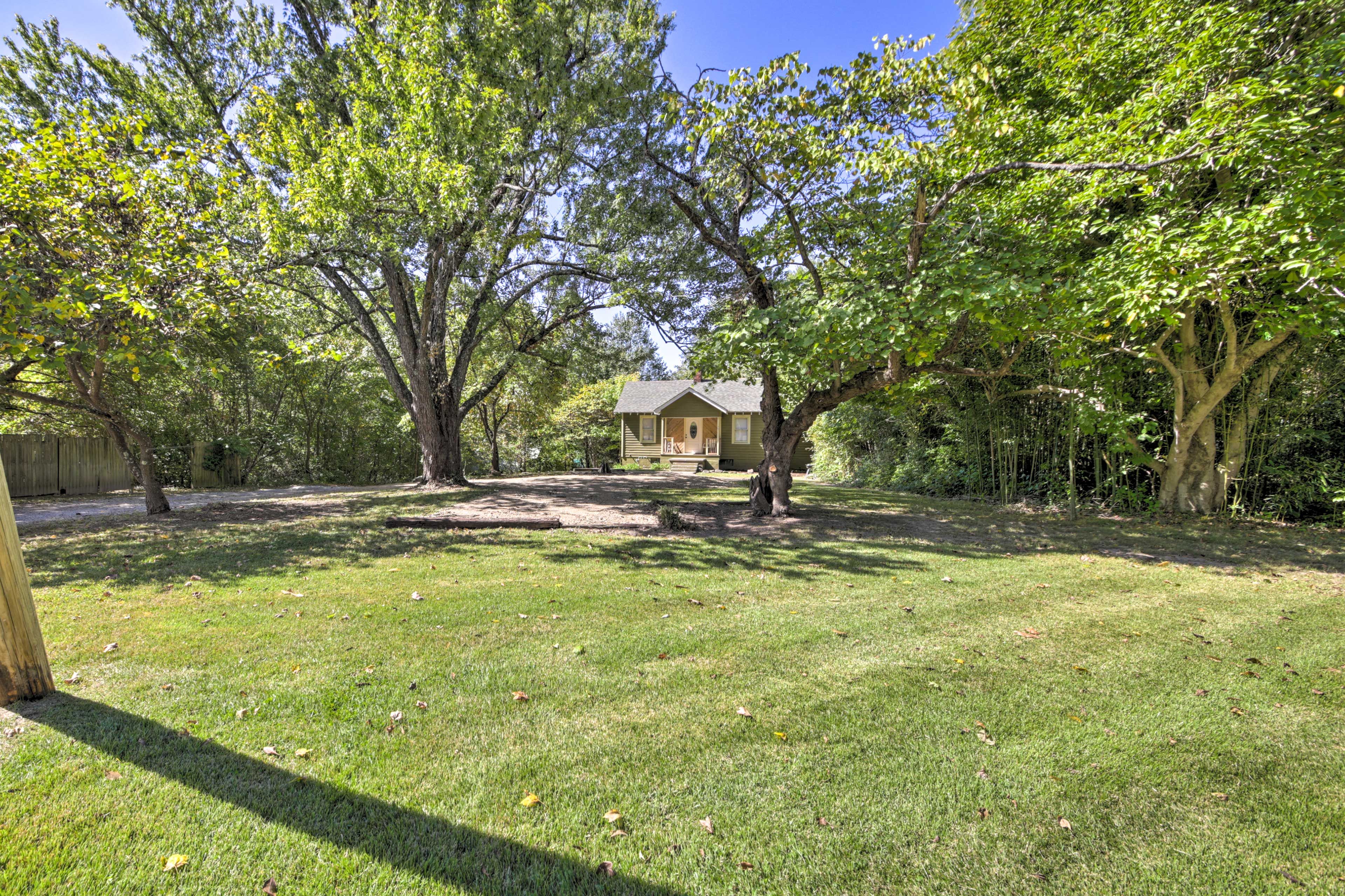 Exterior Space | Gravel Driveway Parking (4 Vehicles)