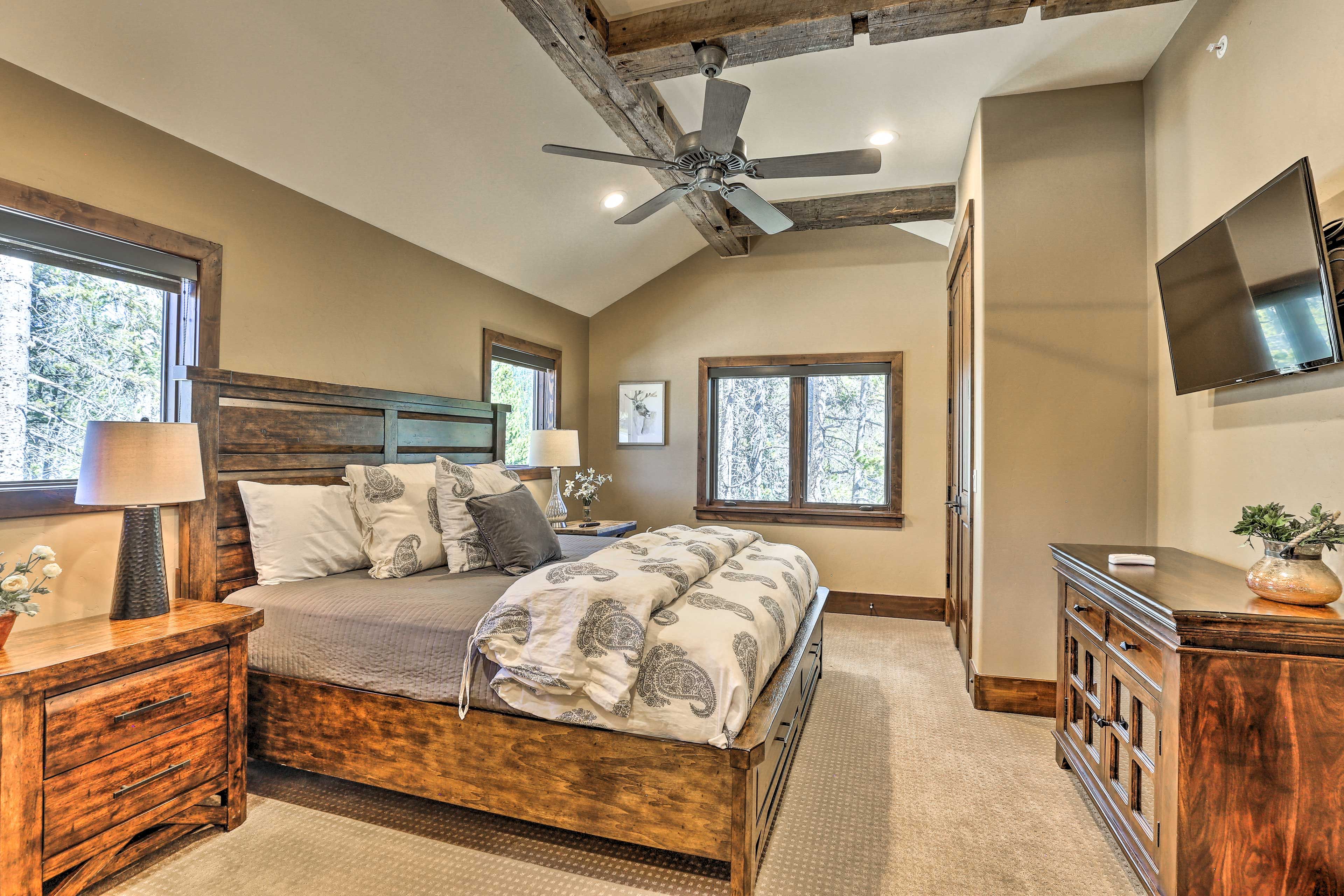 Bedroom 2 | Queen Bed