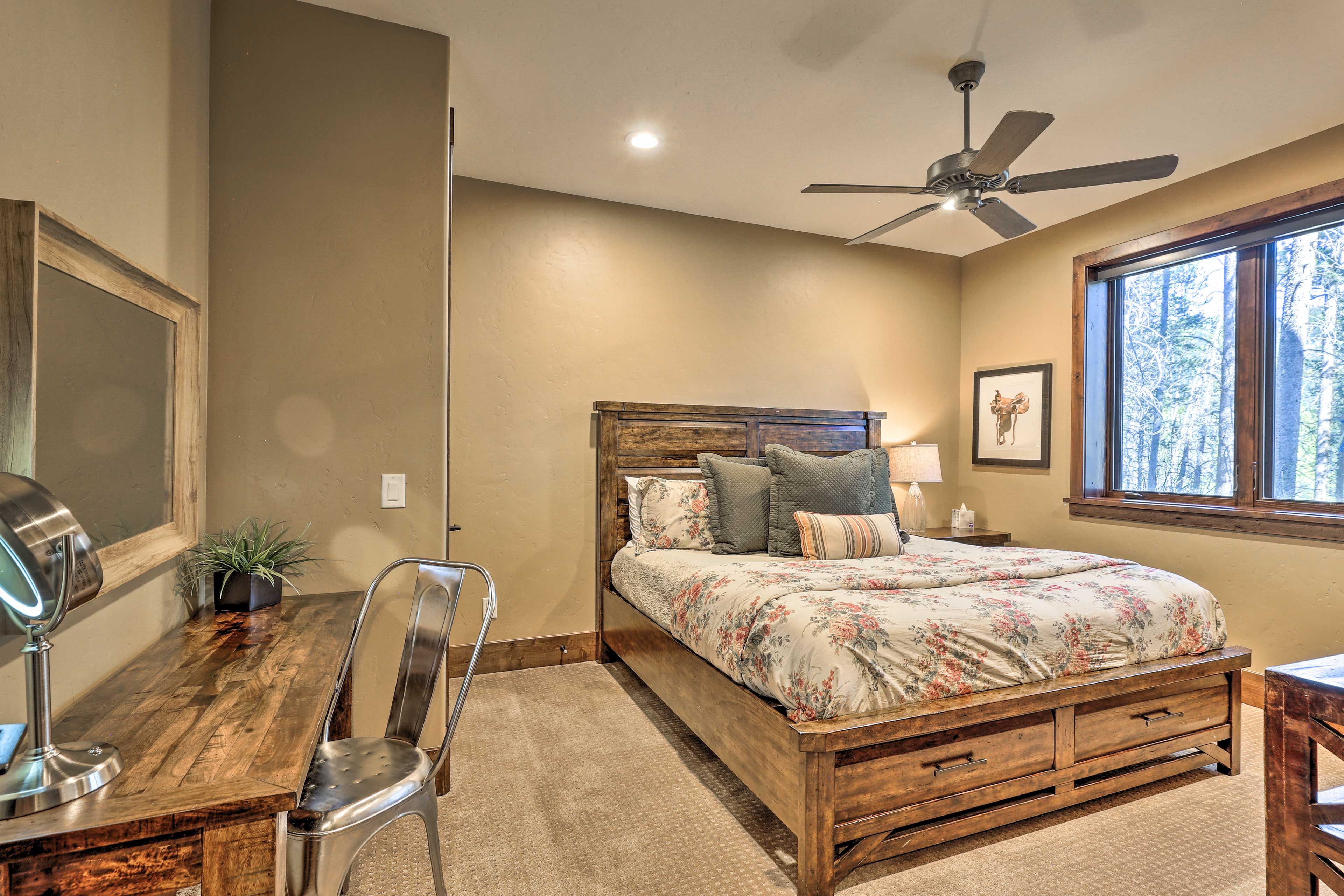 Bedroom 4 | King Bed