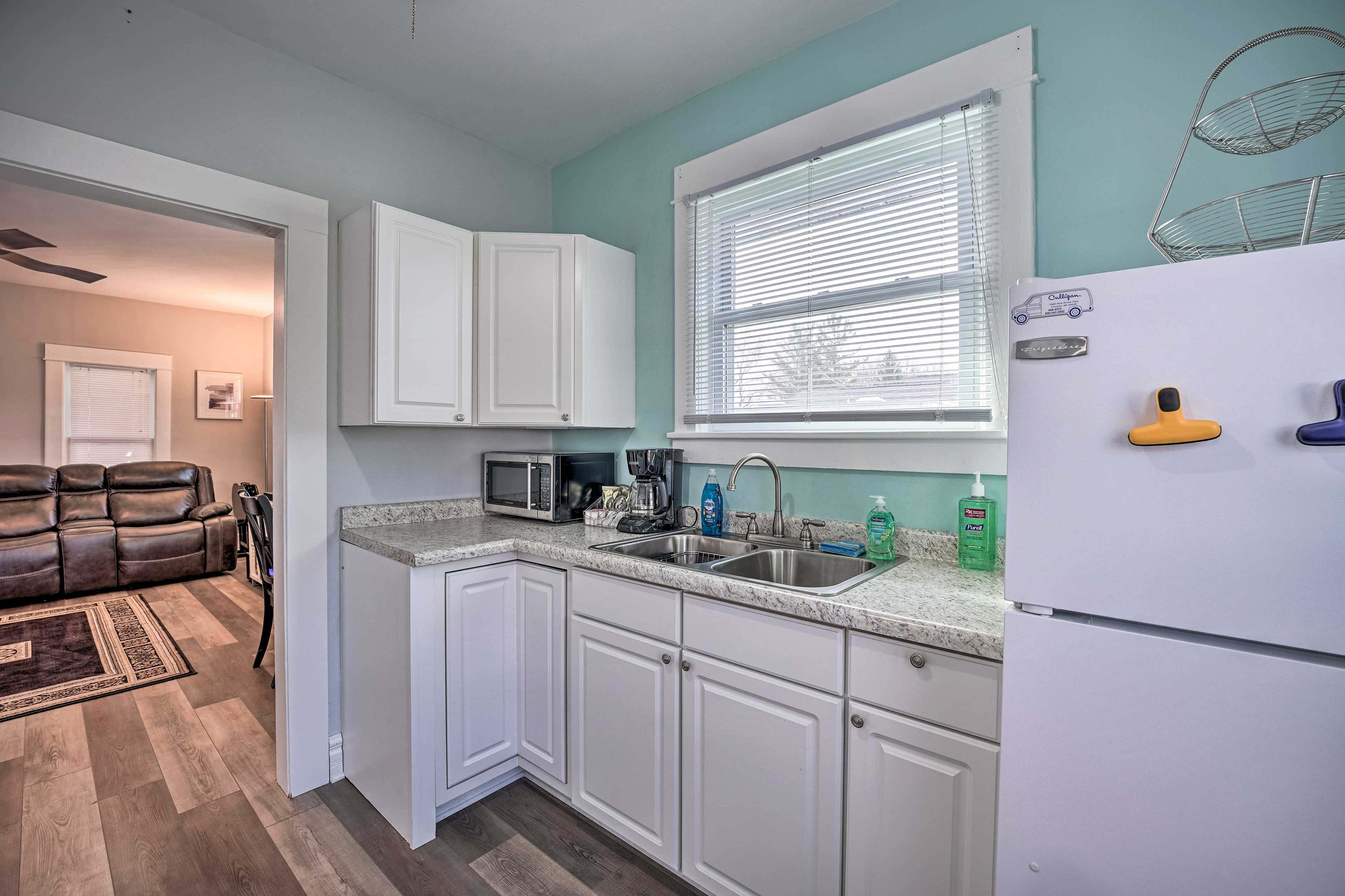 Kitchen | Drip Coffee Maker | Full Knife Set | Crock-Pot