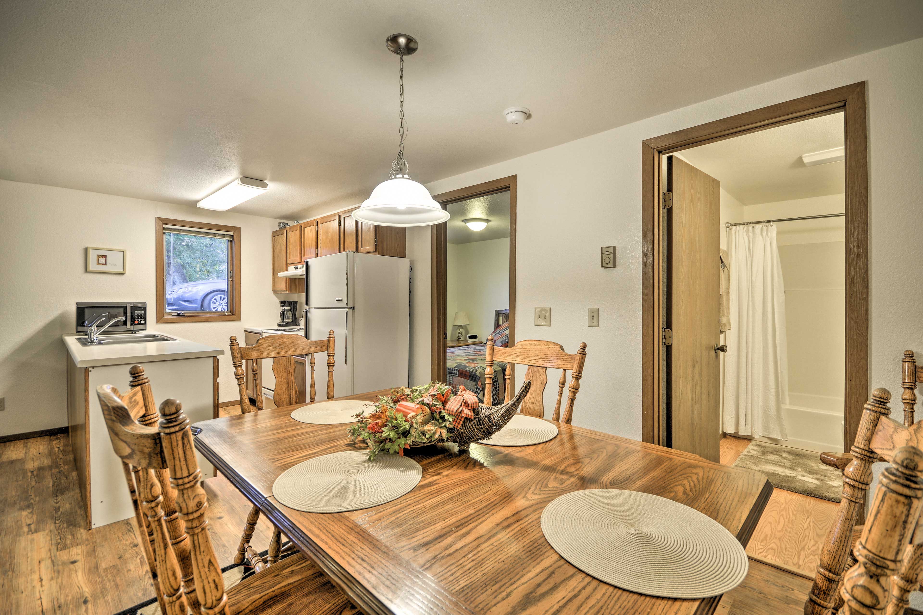 Dining Area | Dishware & Flatware Provided