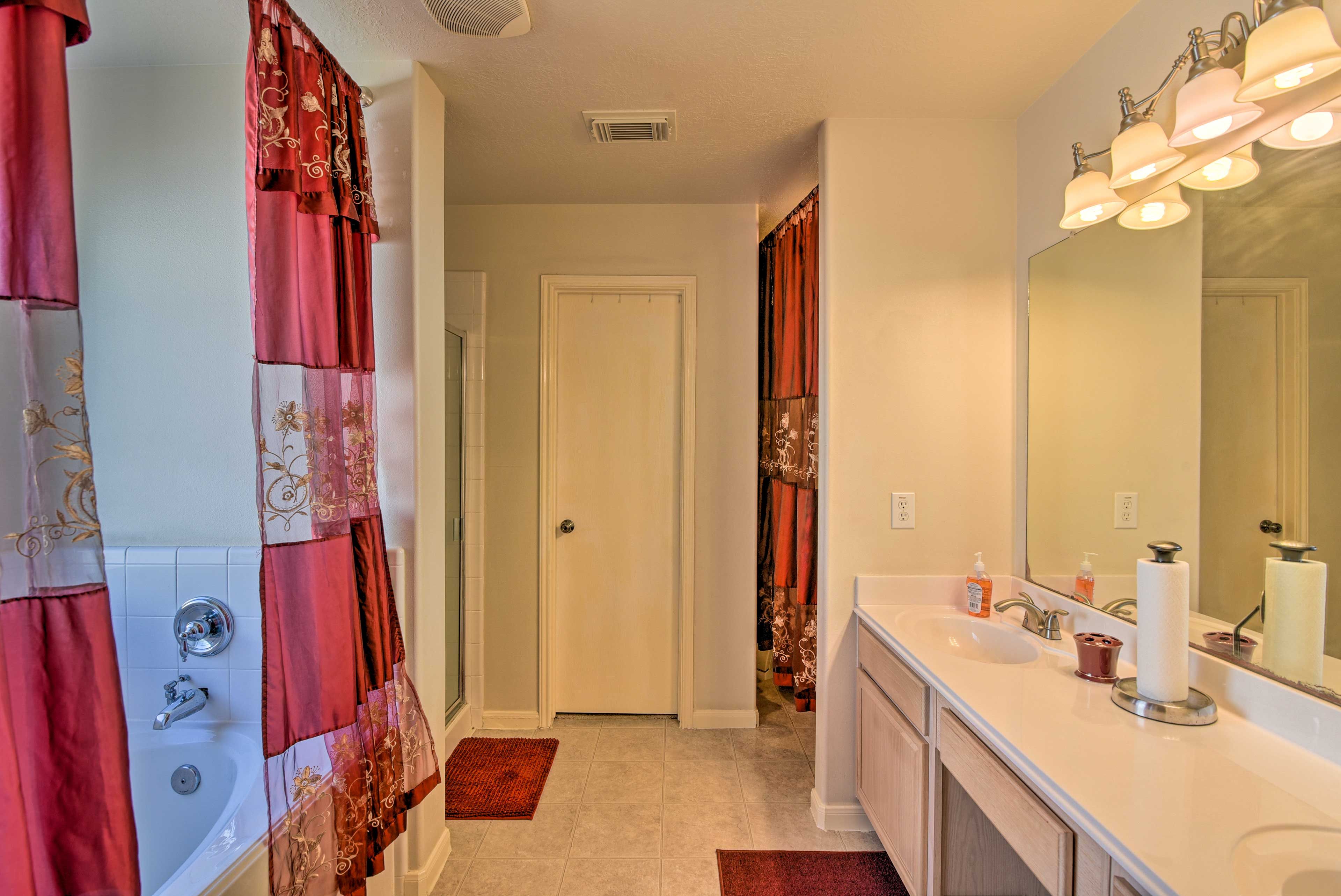 En-Suite Bathroom | 2nd Floor | Soaking Tub | Step-In Shower | Dual Sinks