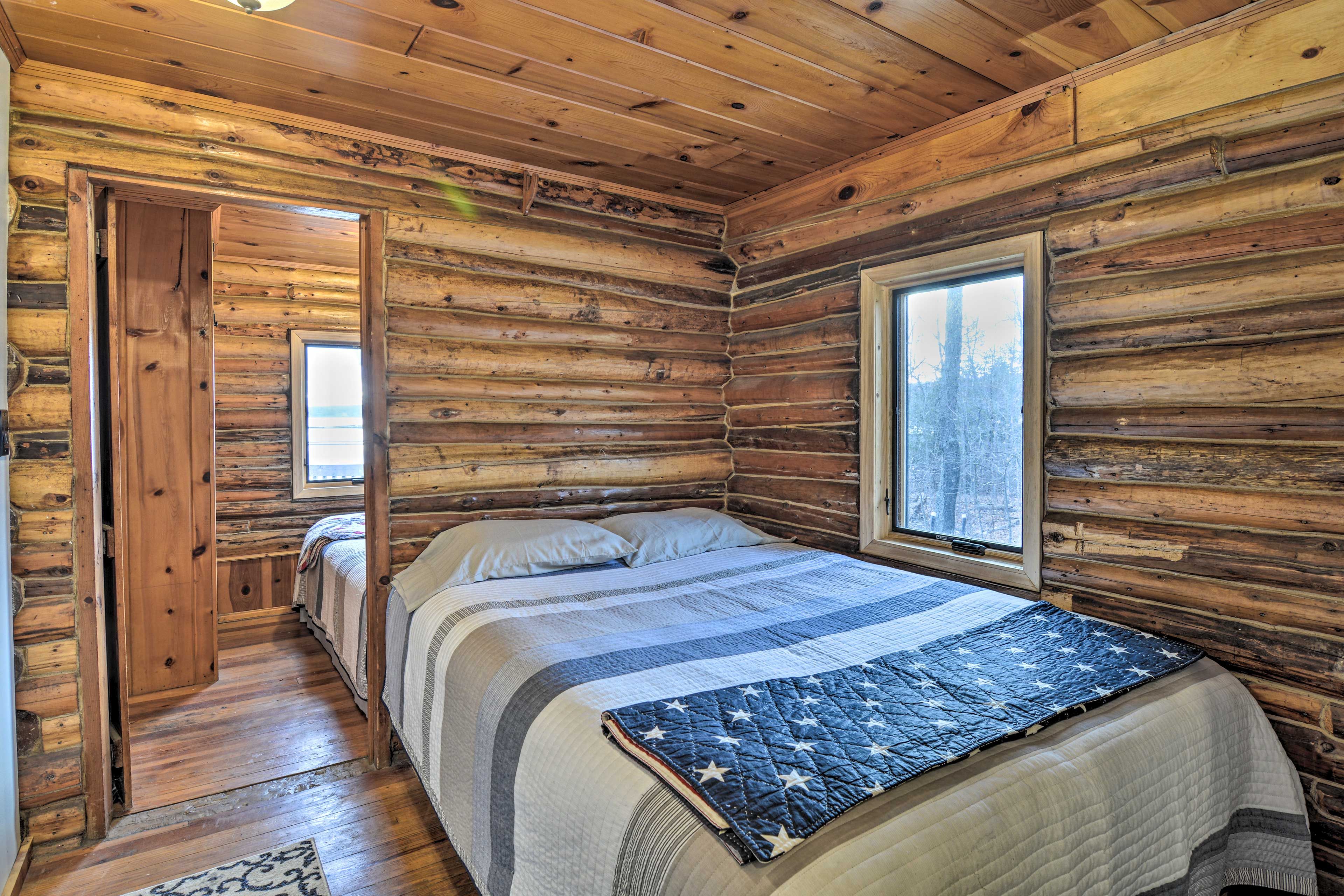 Bedroom 1 | 1st Floor | Queen Bed