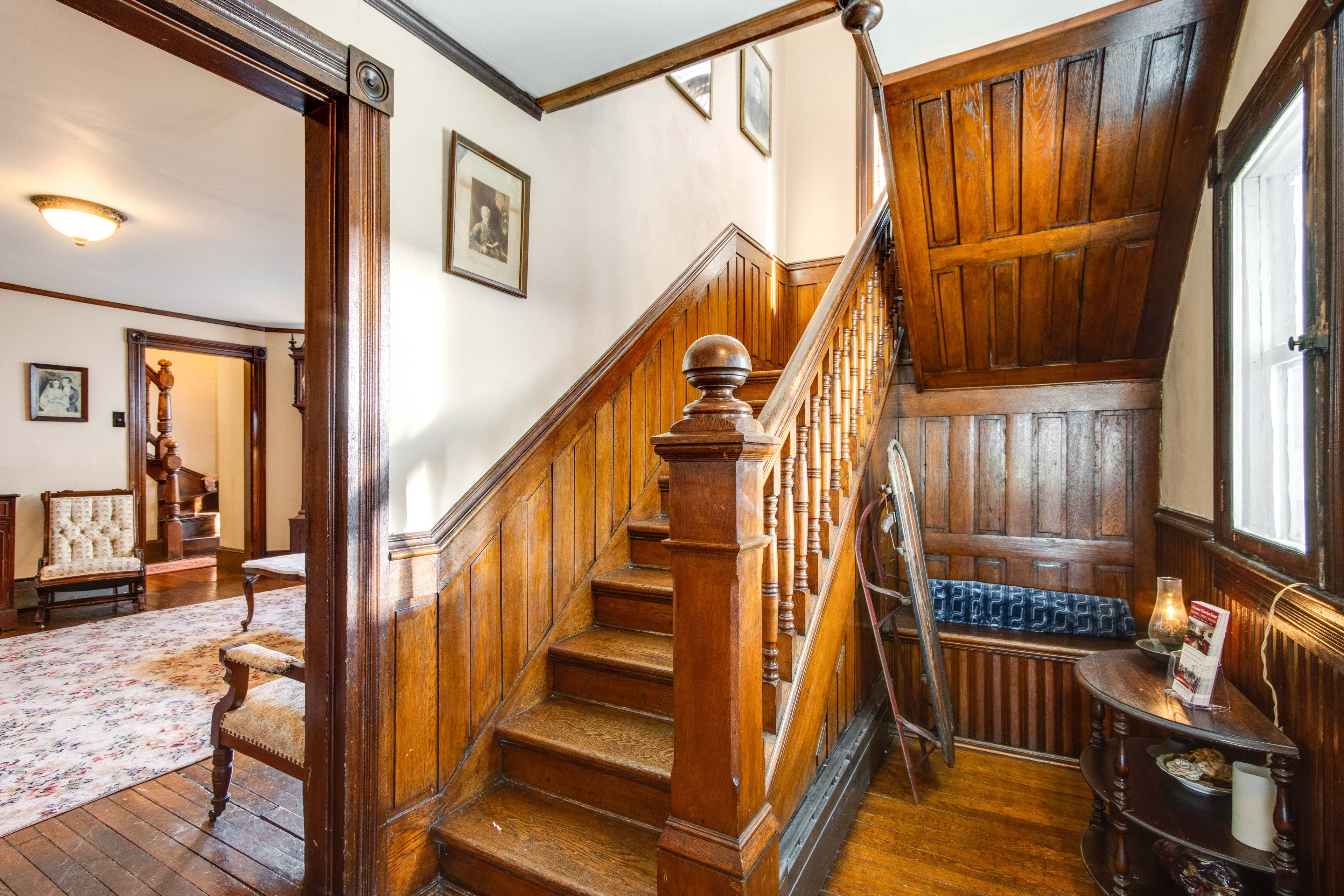 Hallway | Access to Upstairs Bedrooms | Steps Required