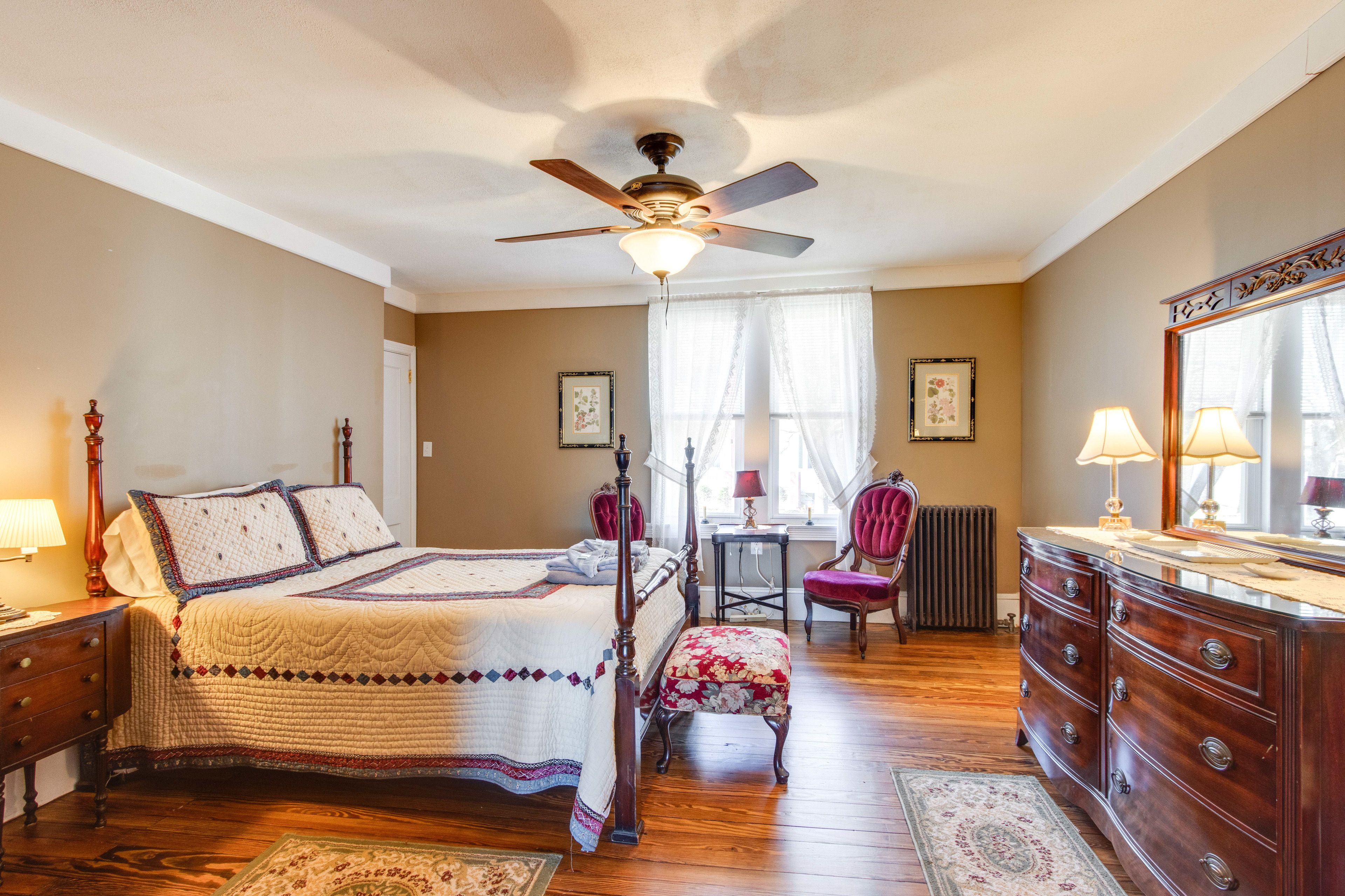 Bedroom 2 | 2nd Floor | Full Bed