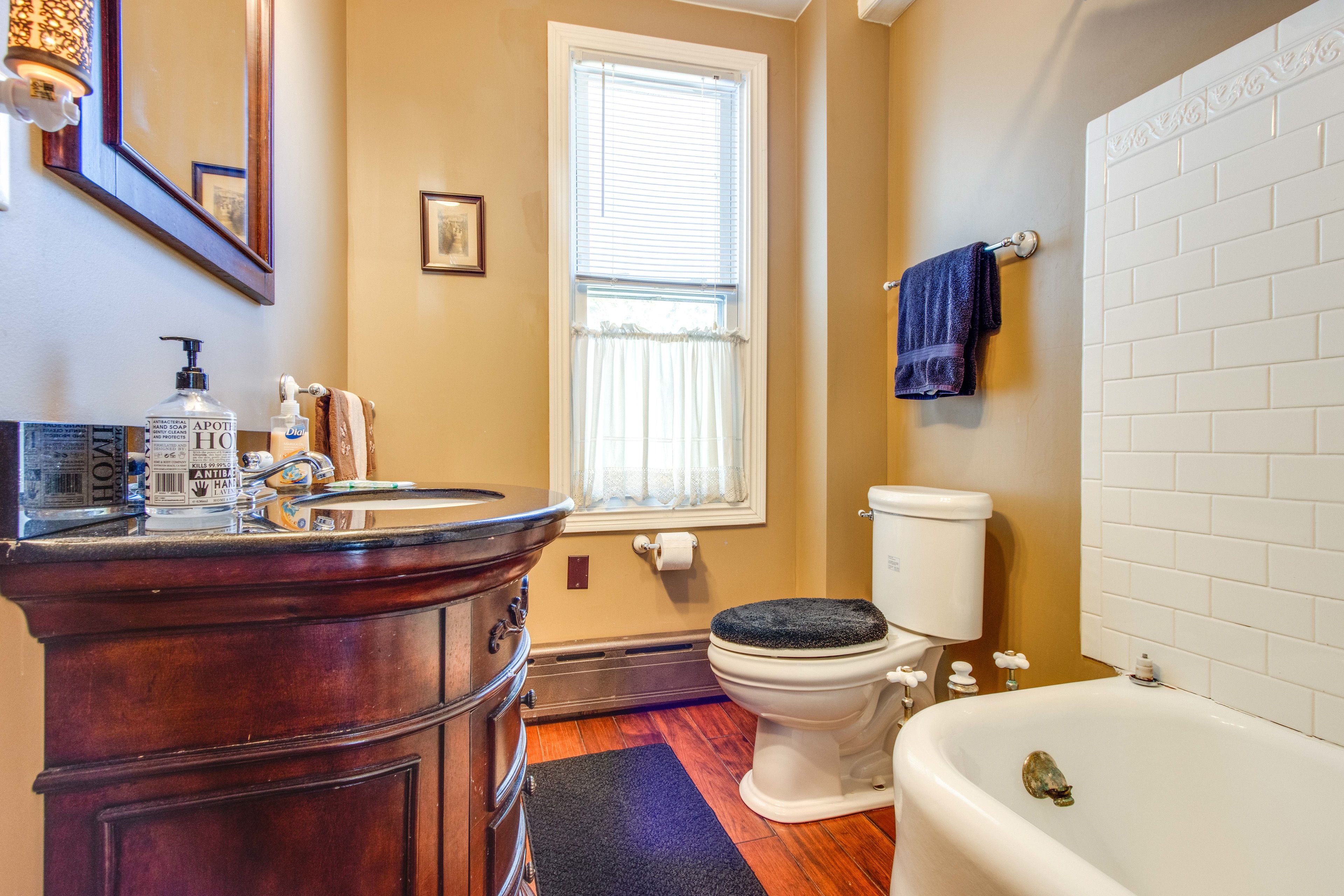 Full Bathroom