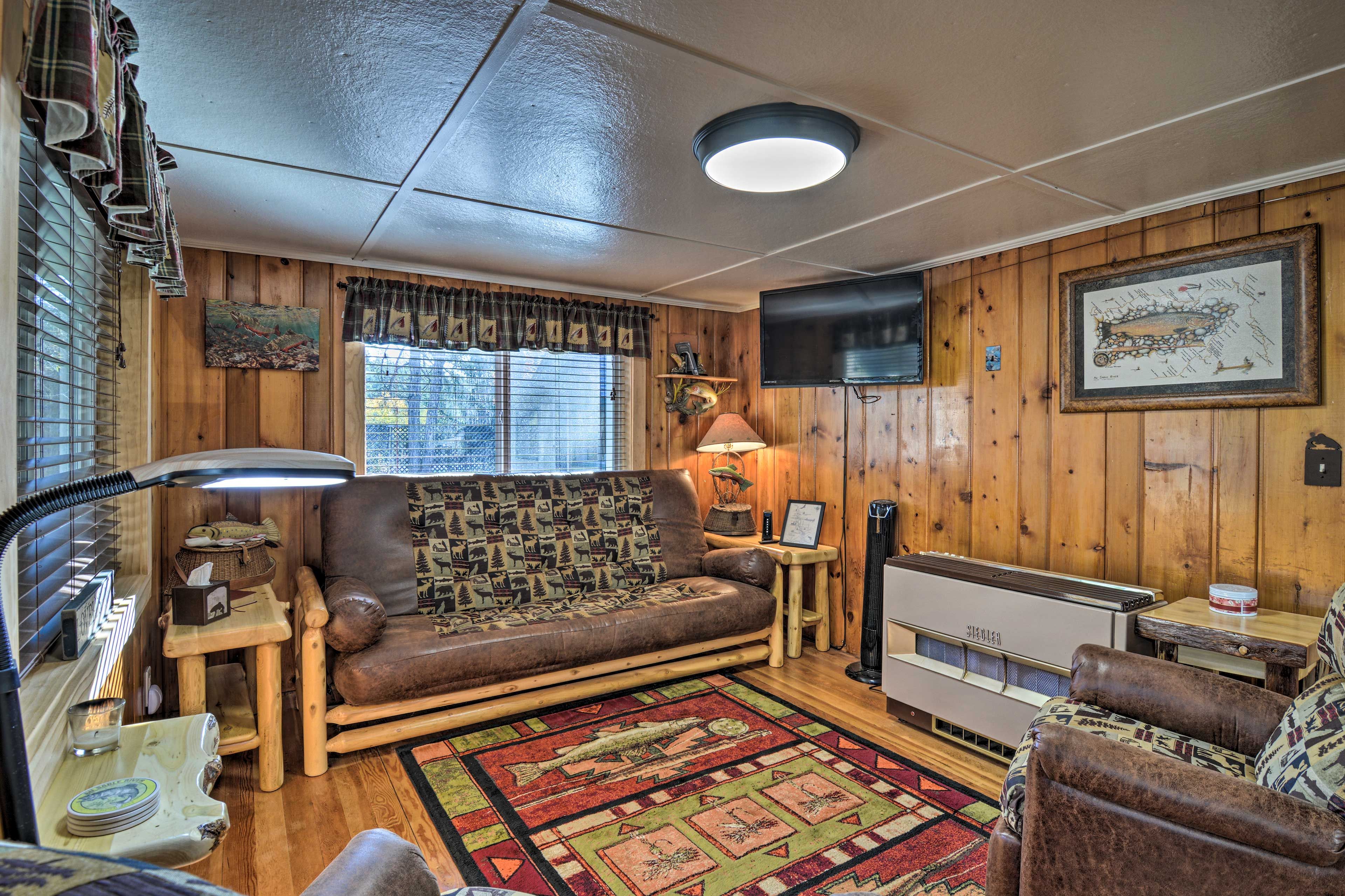 Living Room | Smart TV | Standing Fan