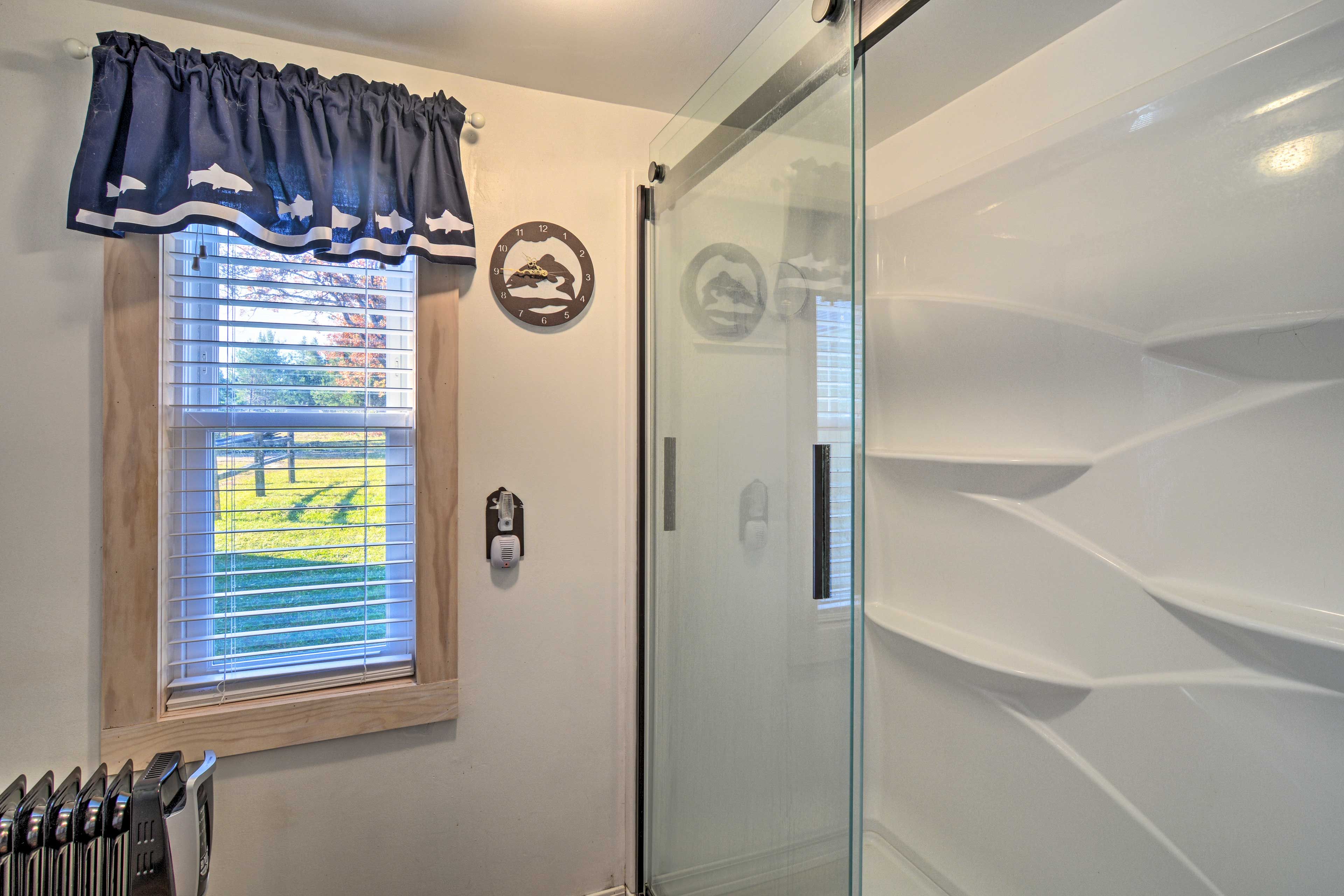 Full Bathroom | Walk-In Shower