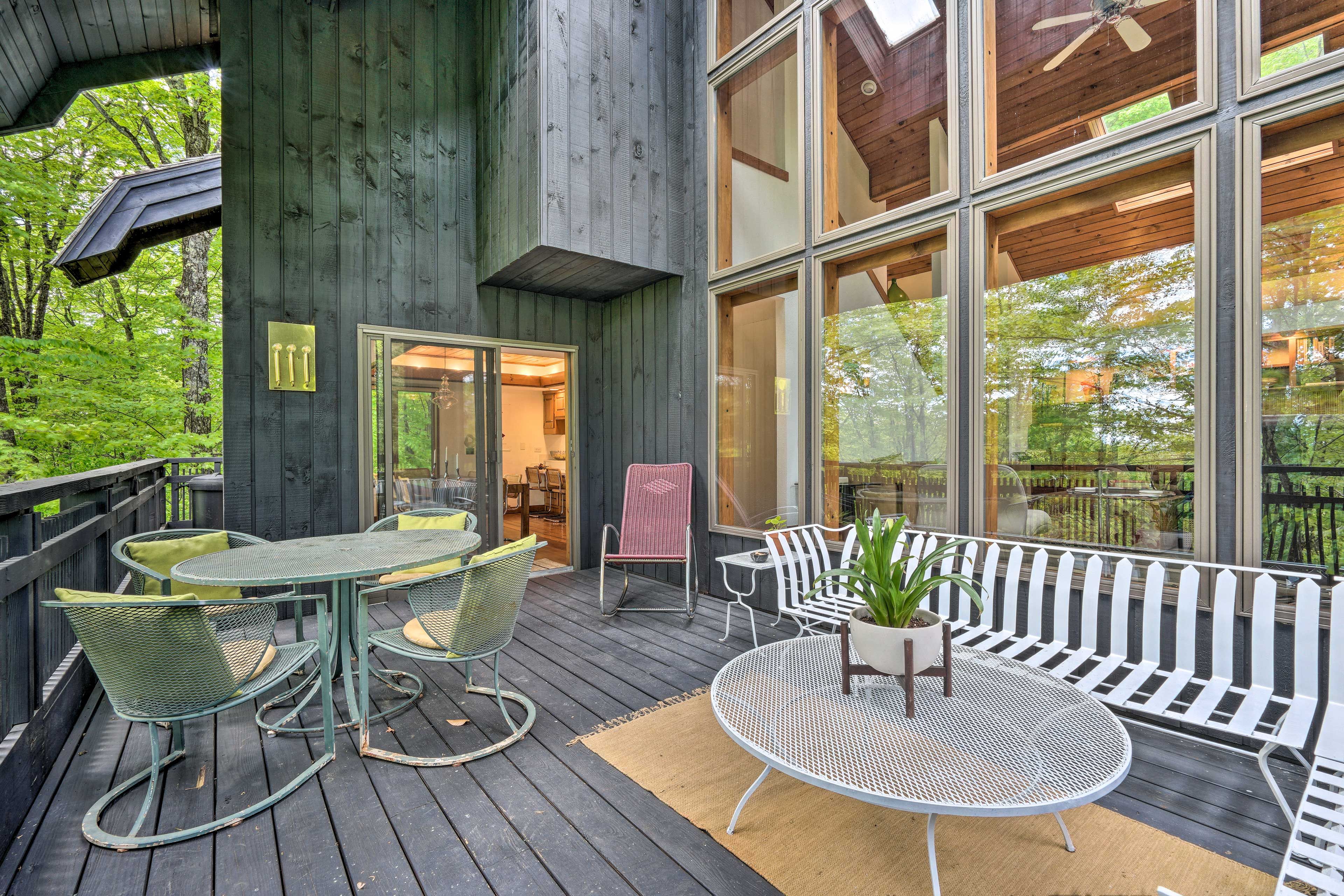 Floor-to-Ceiling Windows | Deck Furniture | Forest Views