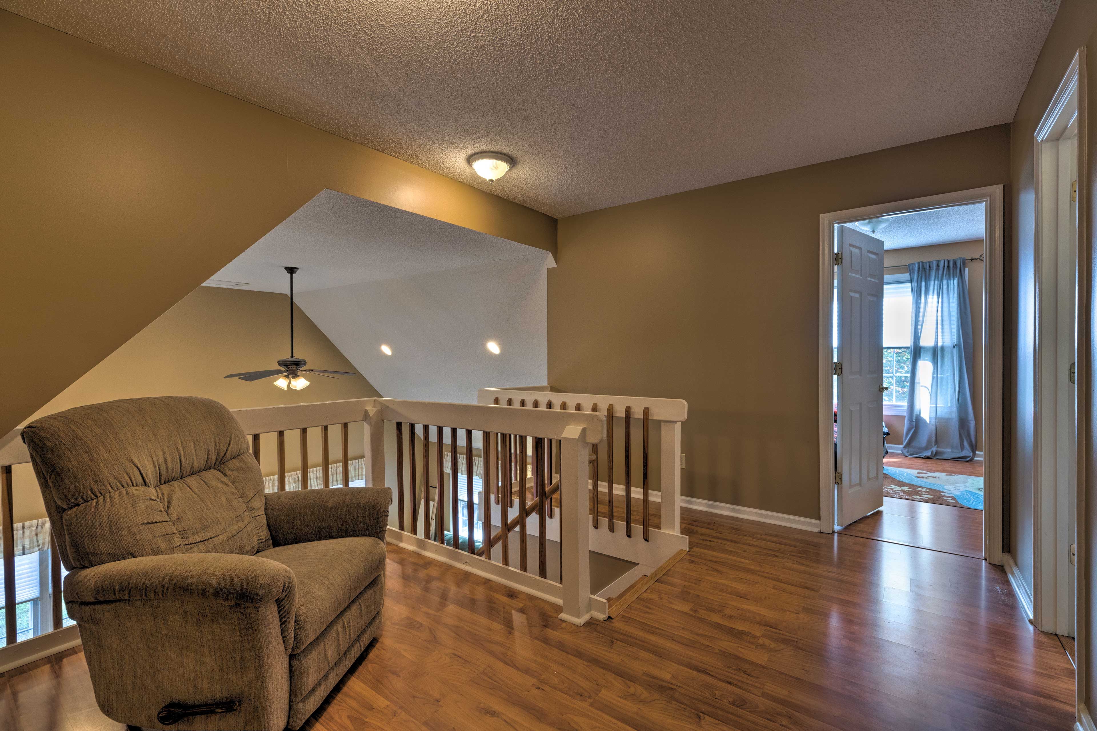Upstairs Loft | Stairs Required