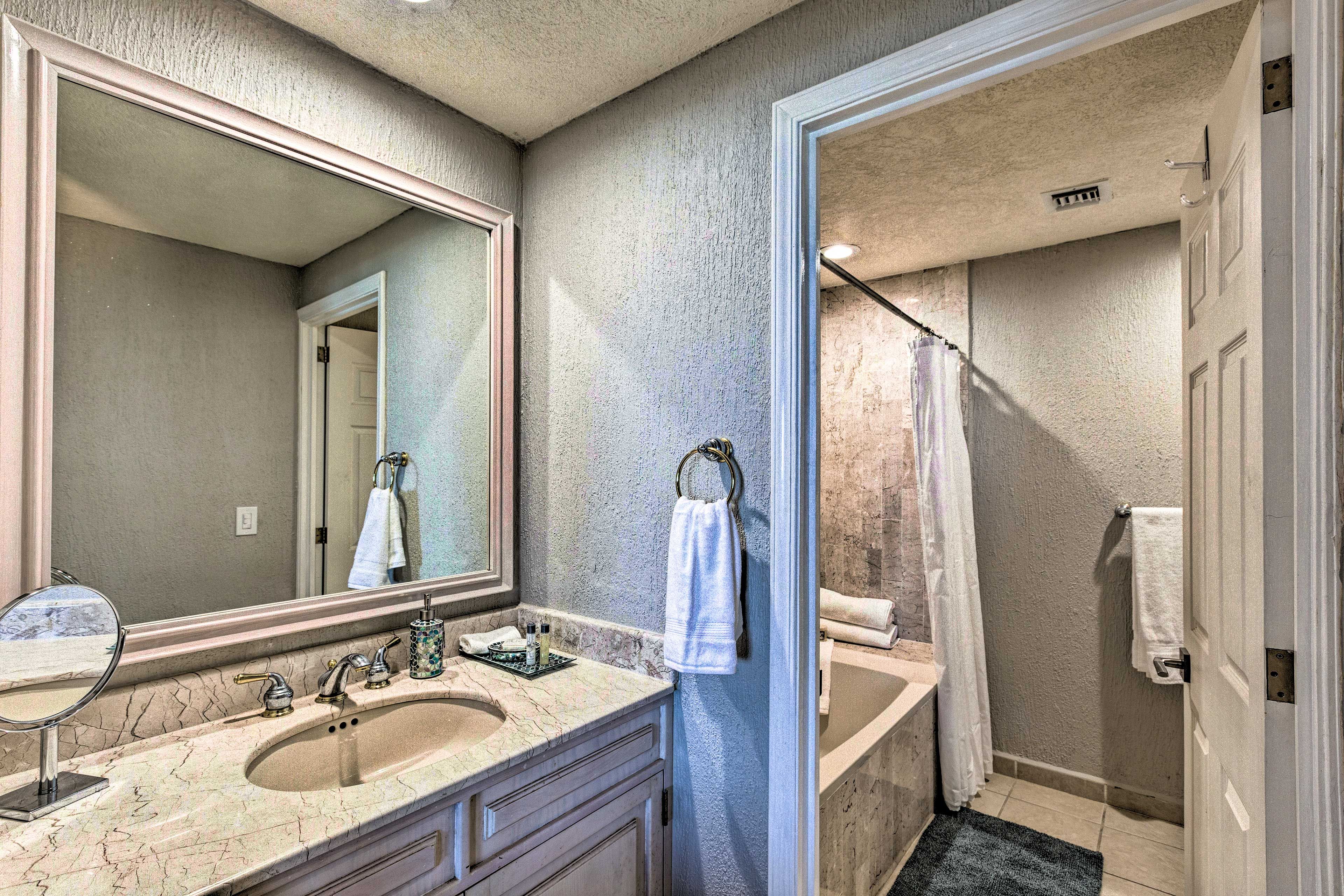 En-Suite Bathroom | Towels Provided