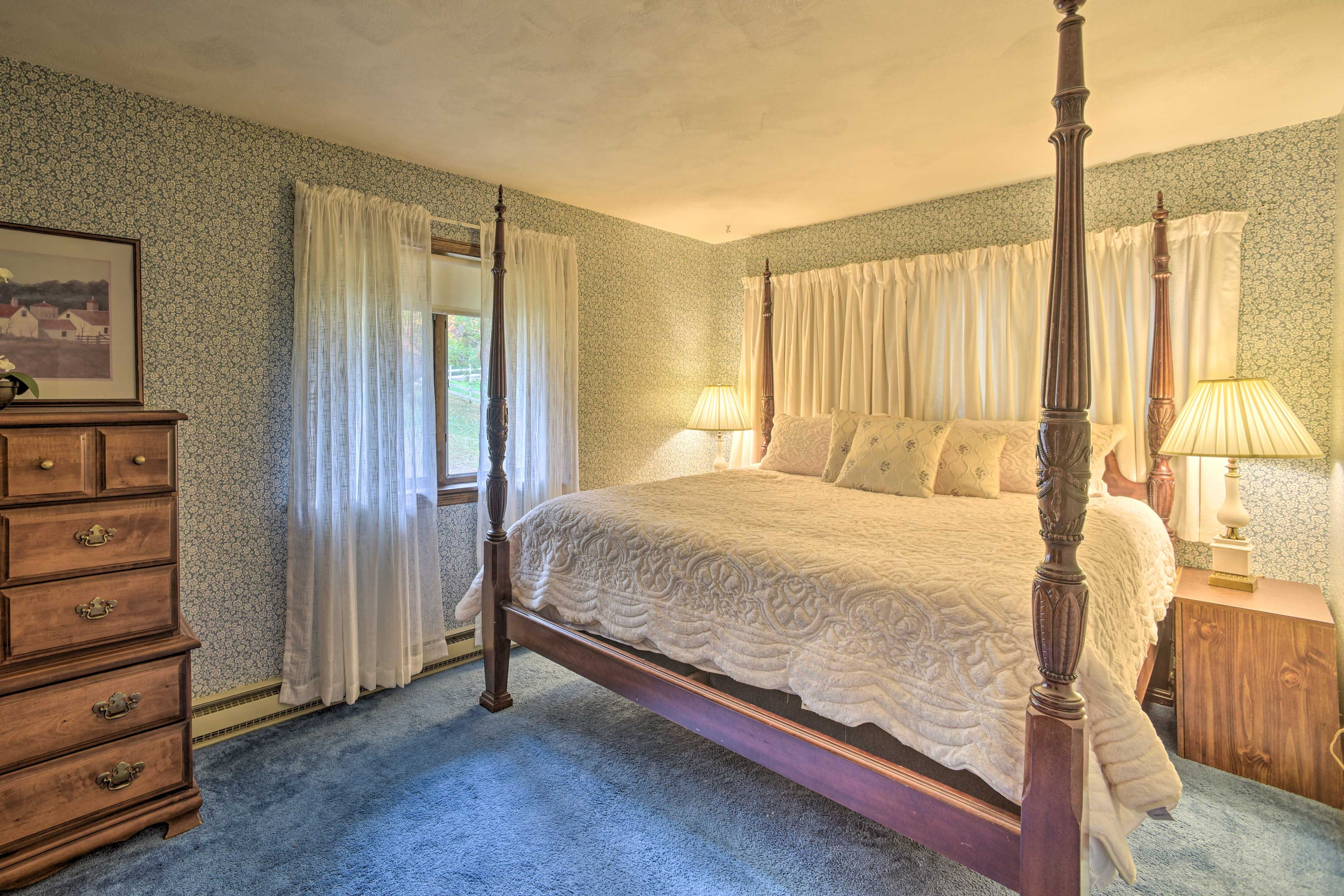 Bedroom 2 | King Bed