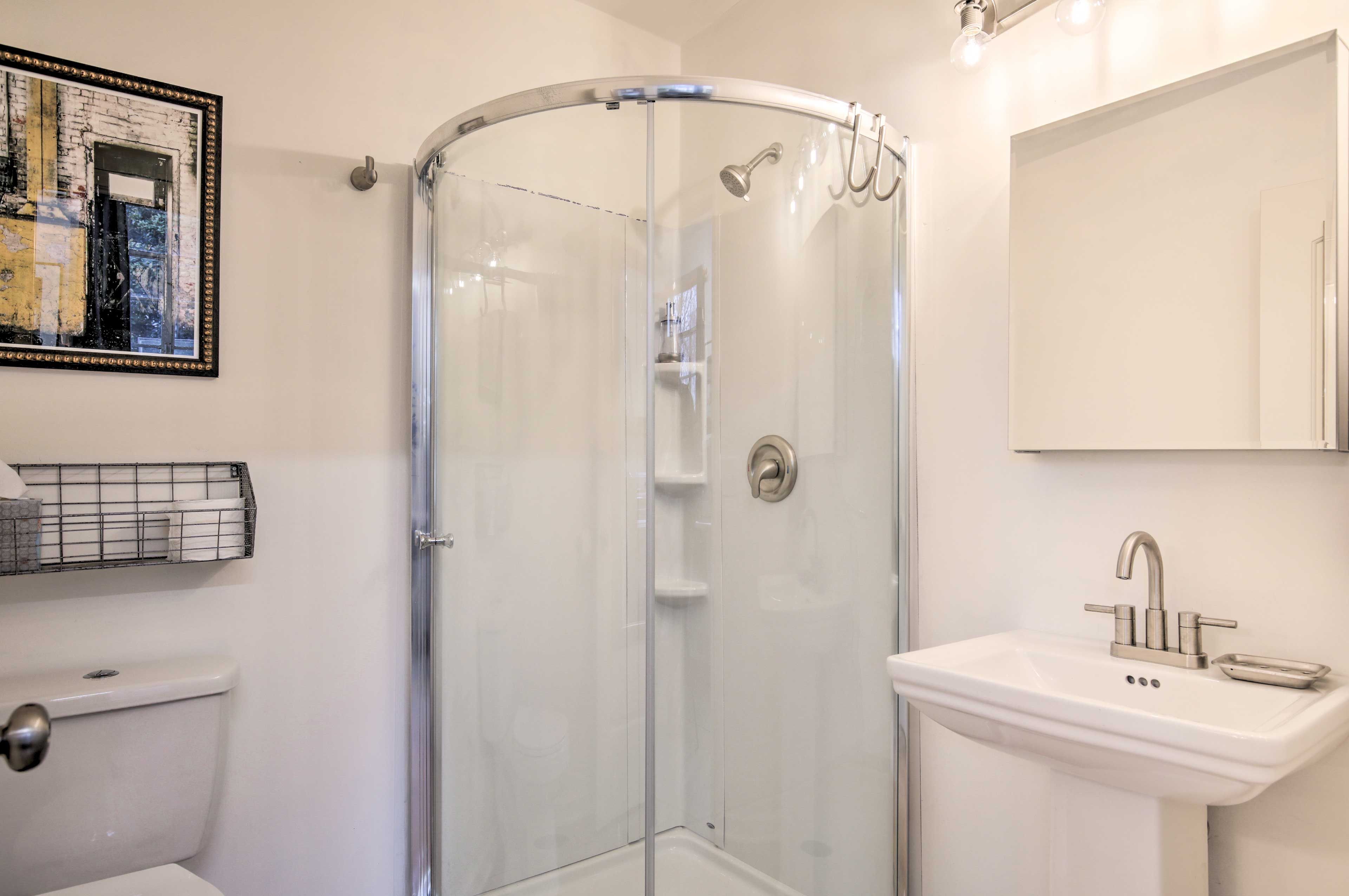 Full Bathroom | Linens & Towels Provided