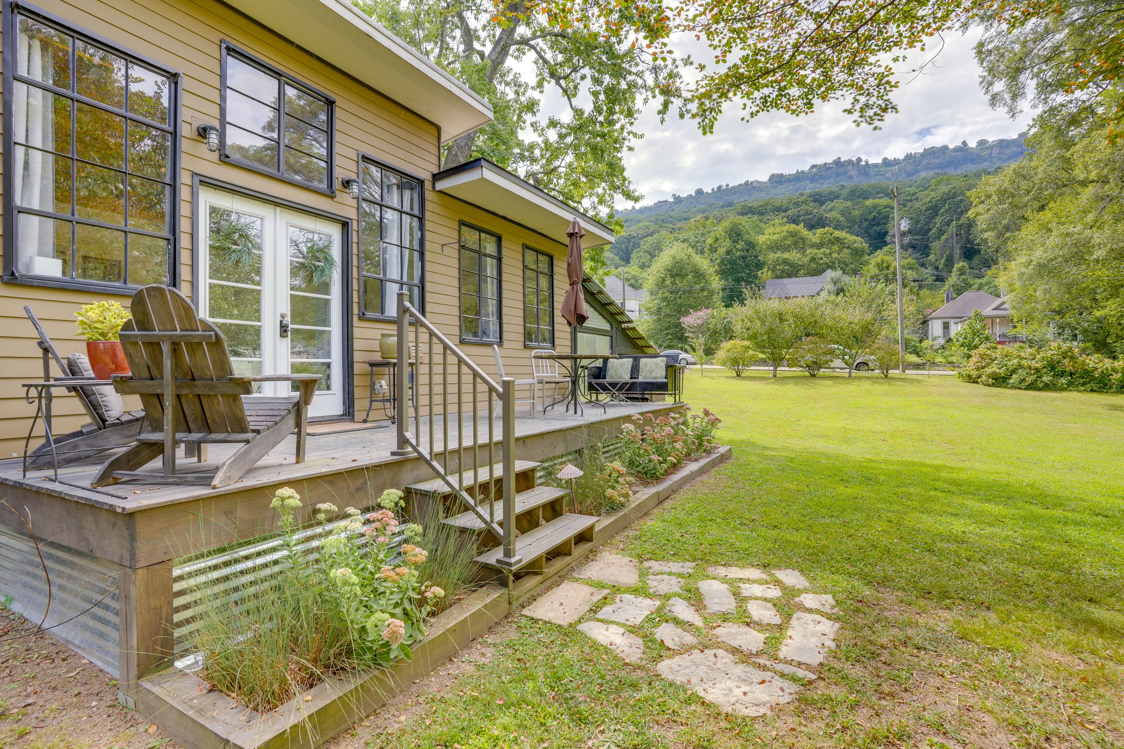 House Exterior | Free Street Parking (First-Come, First-Served)