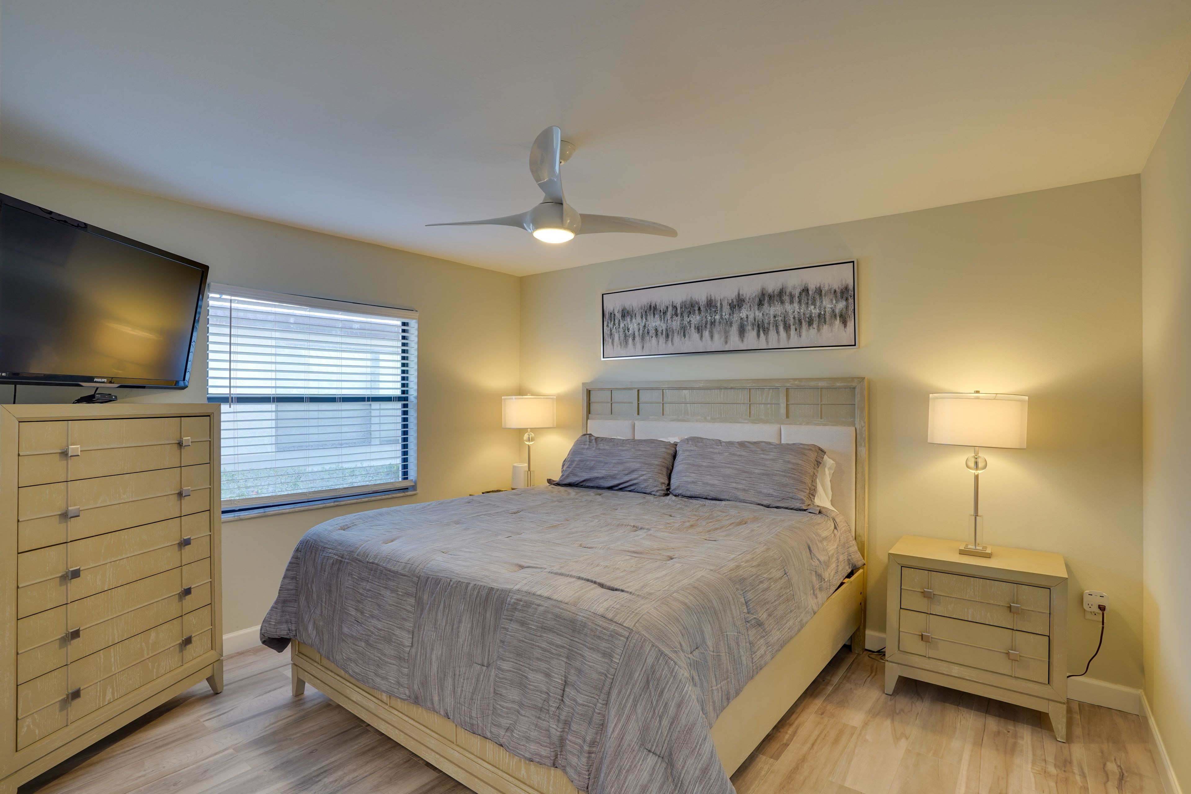 Bedroom 2 | King Bed