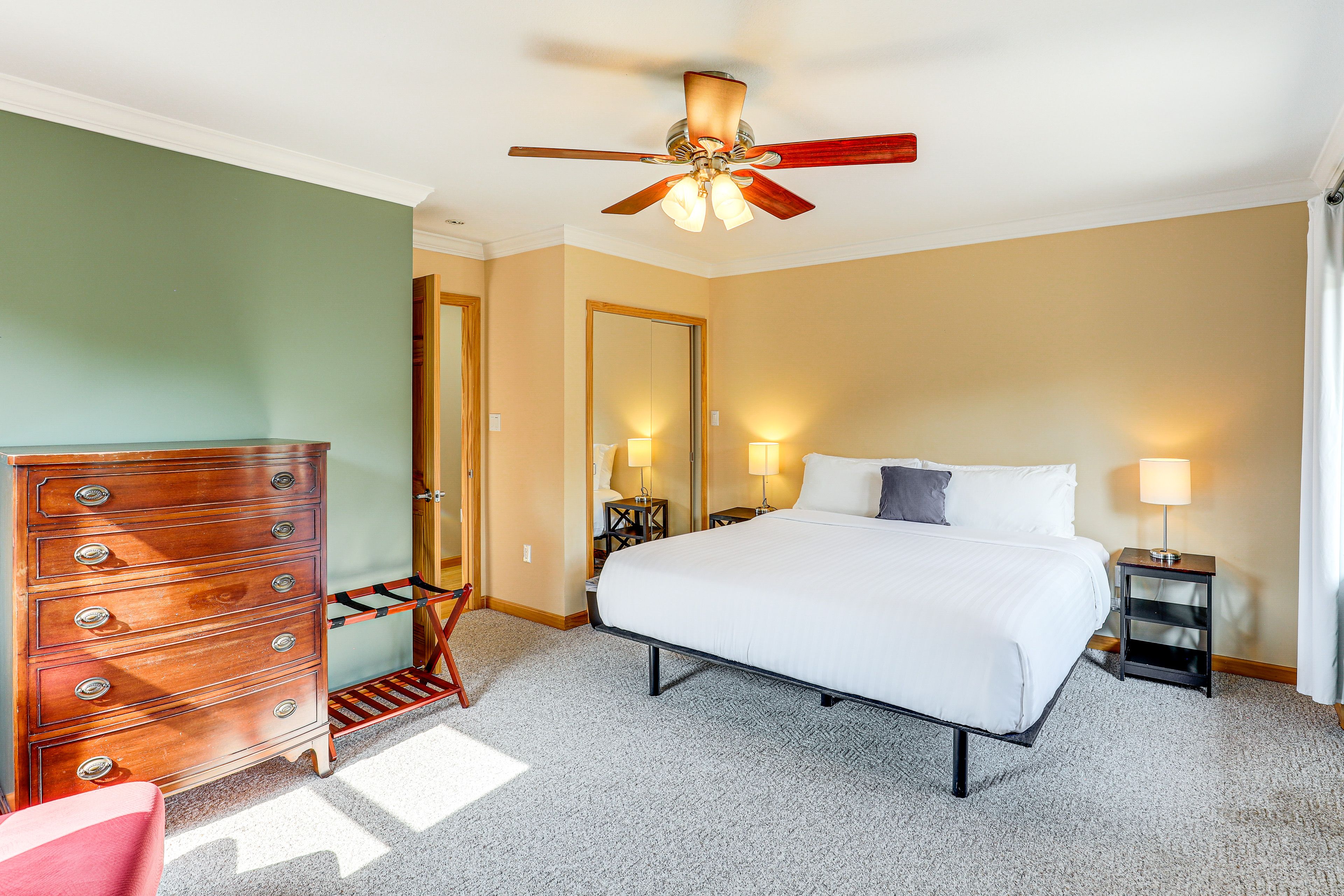 Bedroom 2 | King Bed