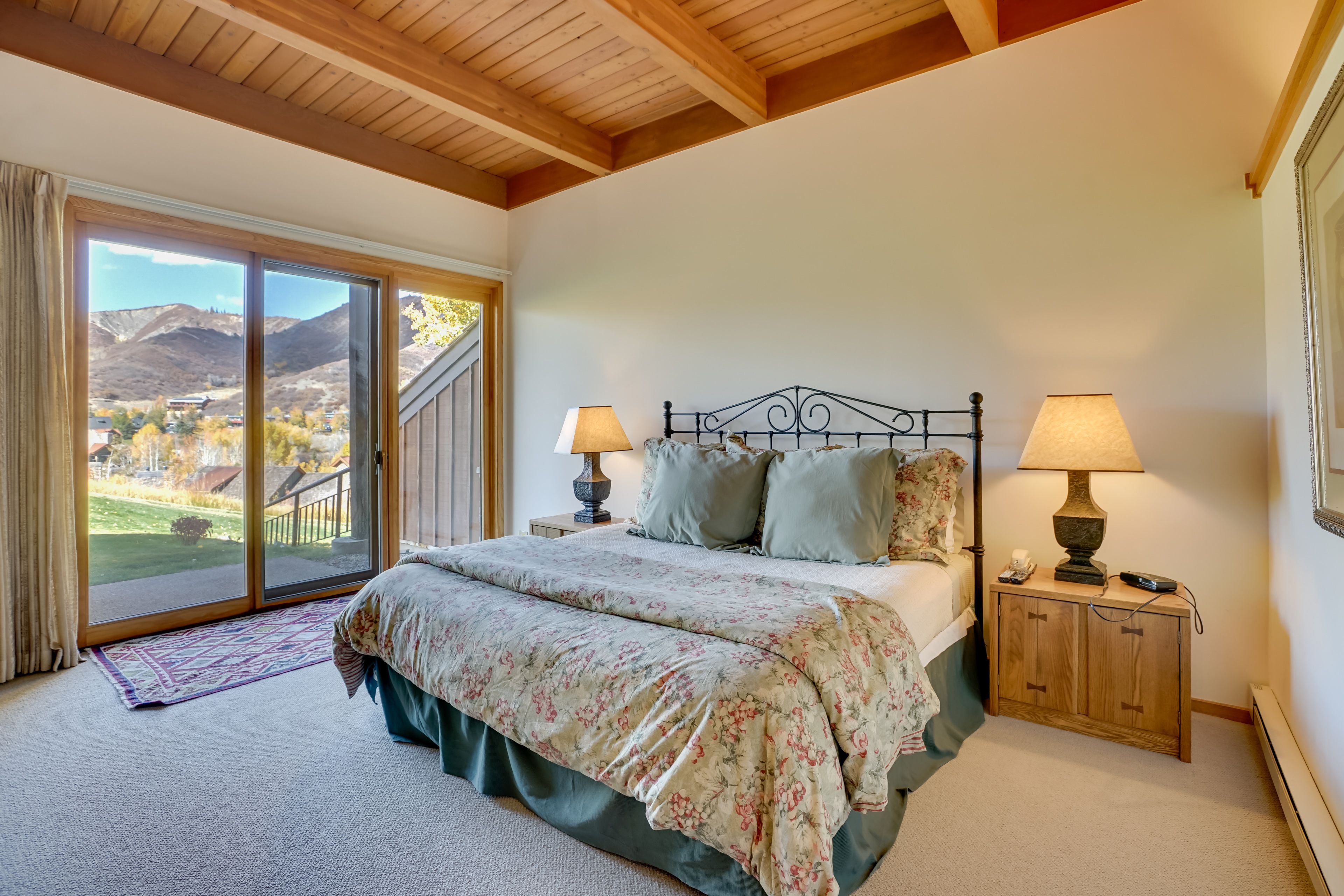 Main Bedroom | King Bed | Mt. Daly Views