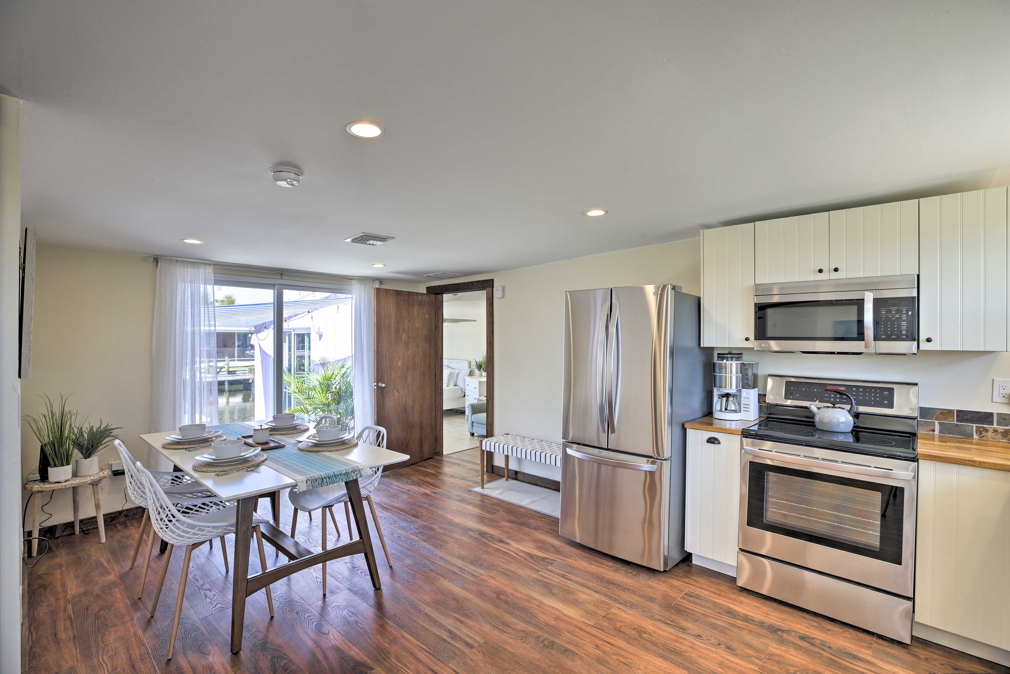 Dining Area | Fully Equipped Kitchen