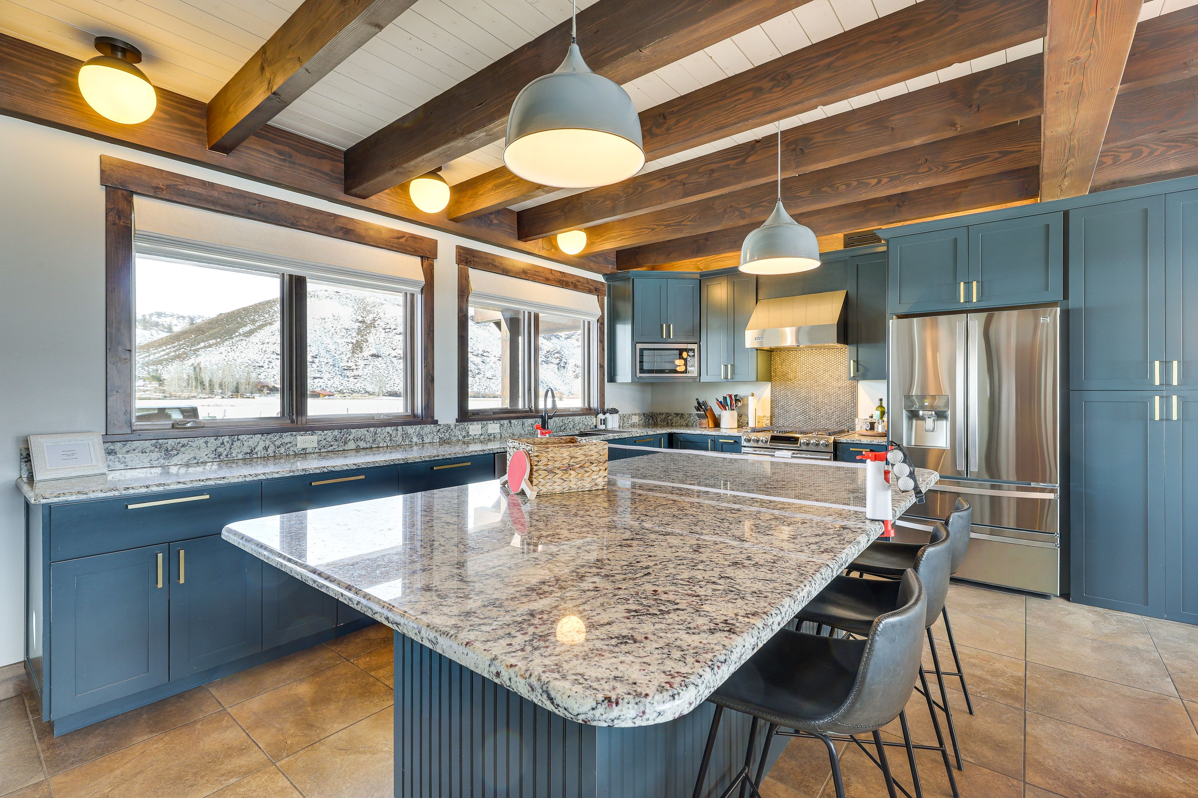 Kitchen | Main Level