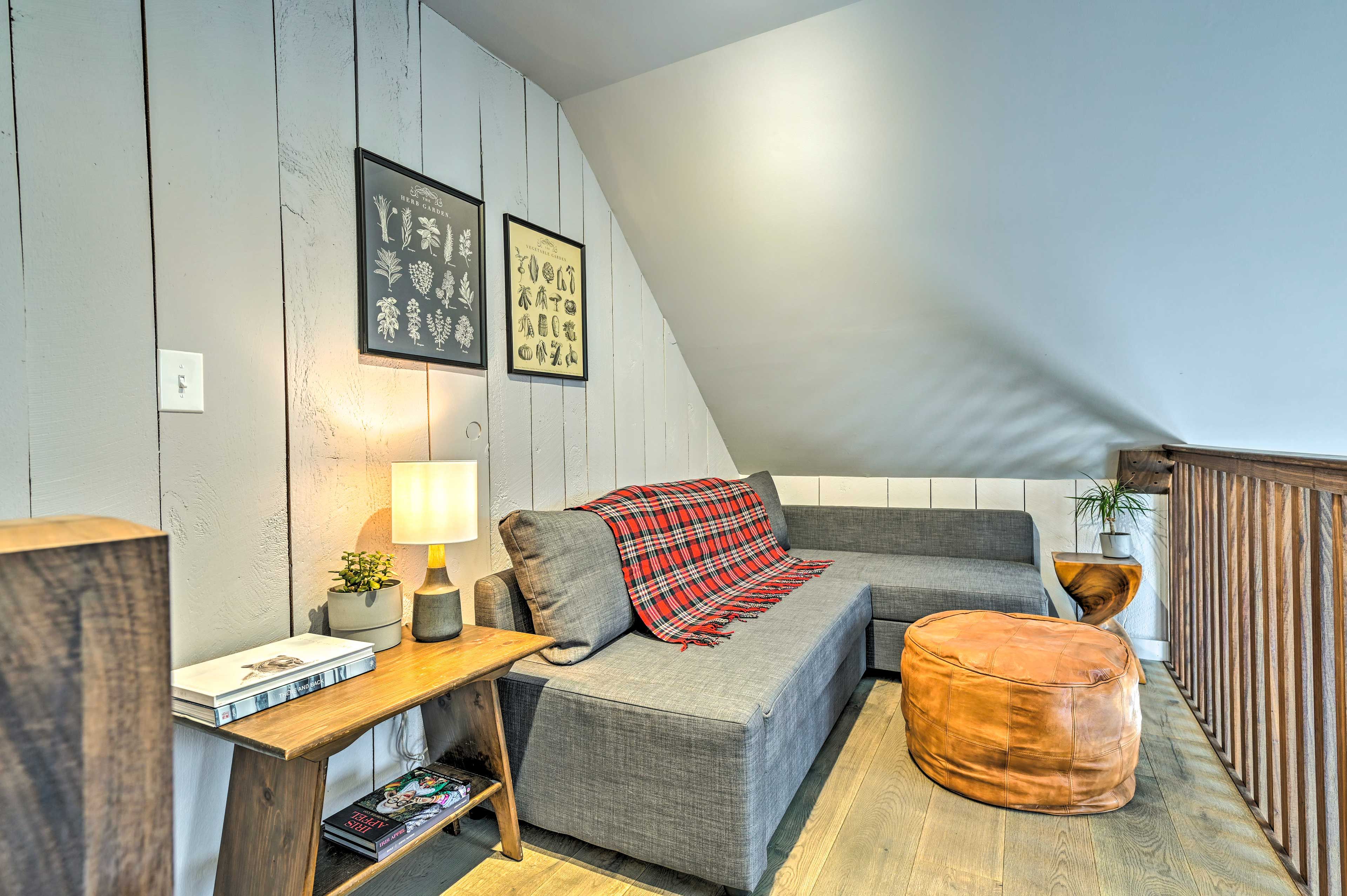 Loft | Queen Sleeper Sofa