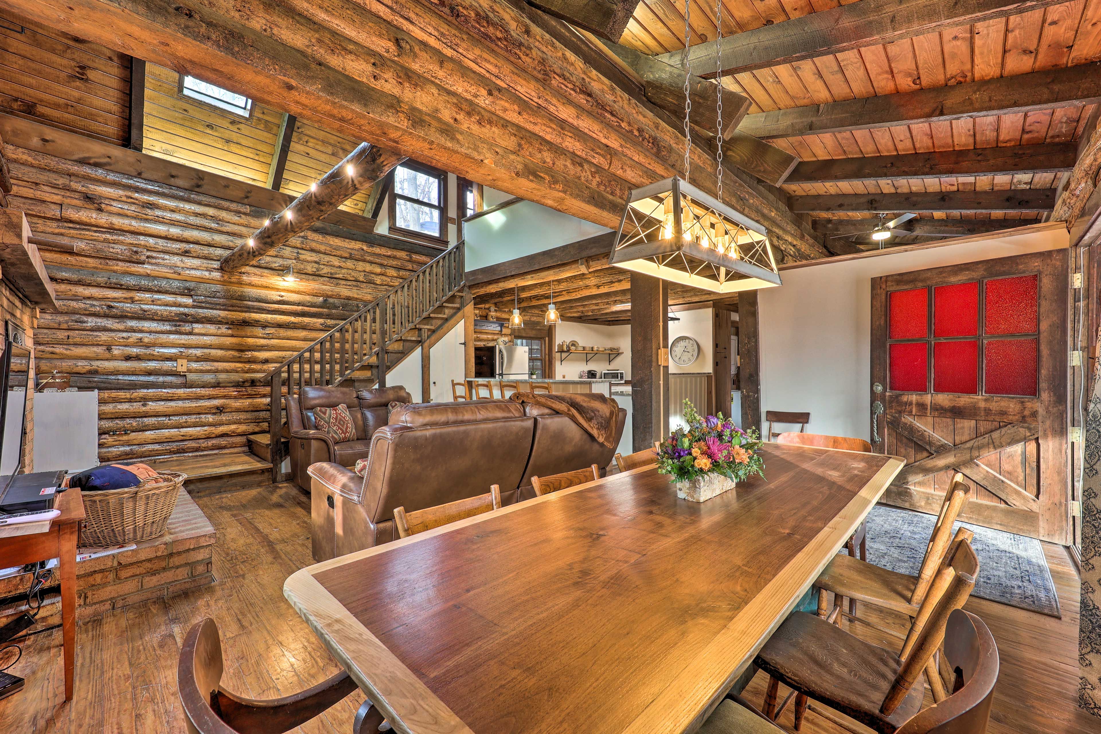 Living Room | 8-Person Dining Table