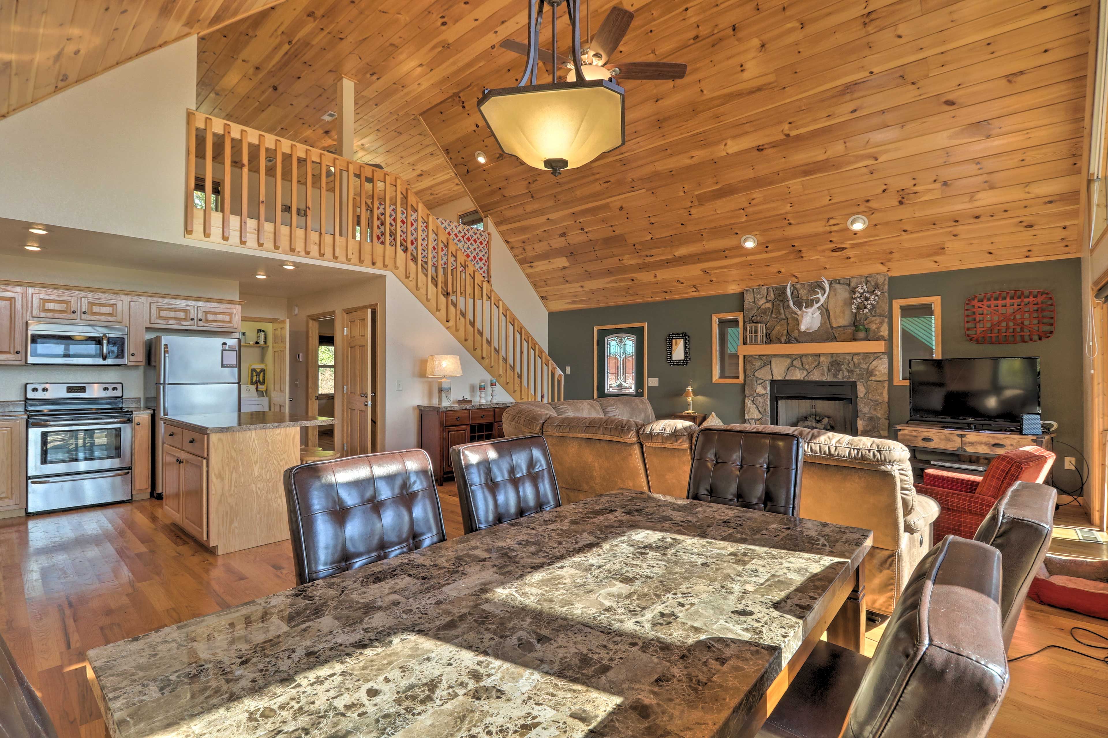 Living Room/Kitchen